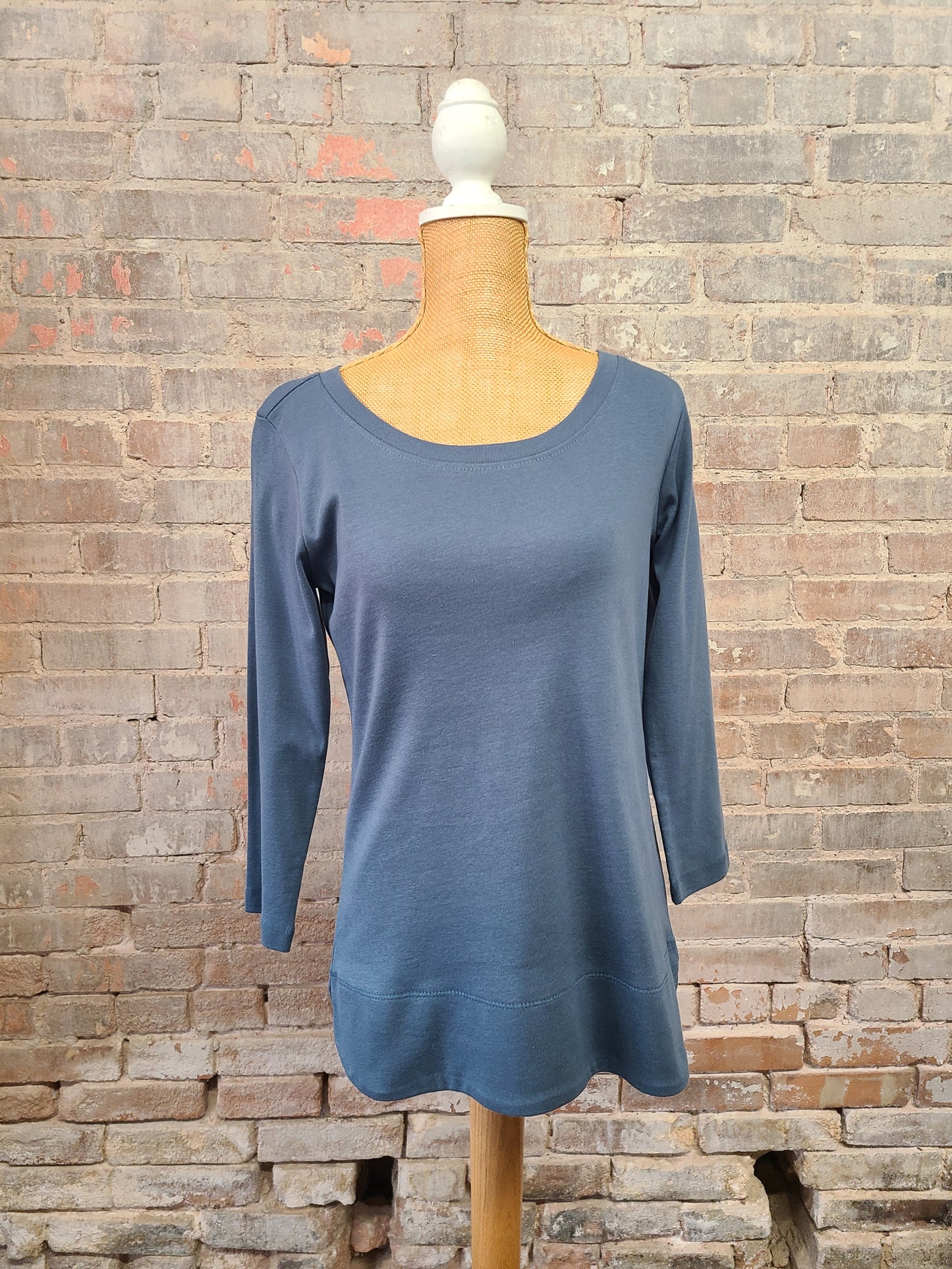 3/4 Sleeve Knit Top w/Scoop Neck