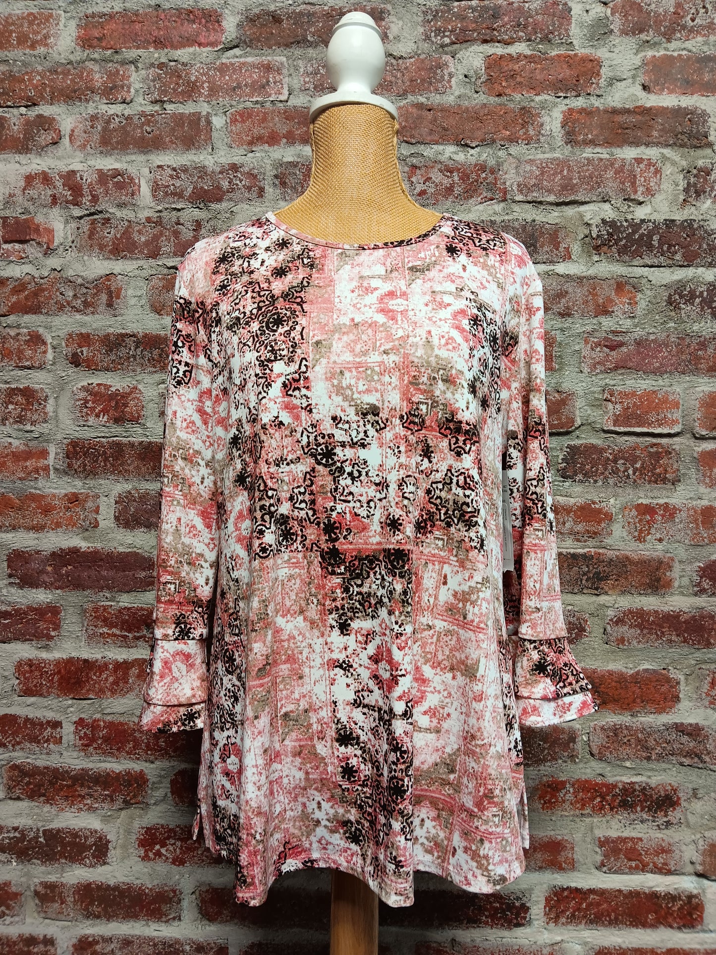 Rose and Brown Pattern 3/4 Sleeve Top