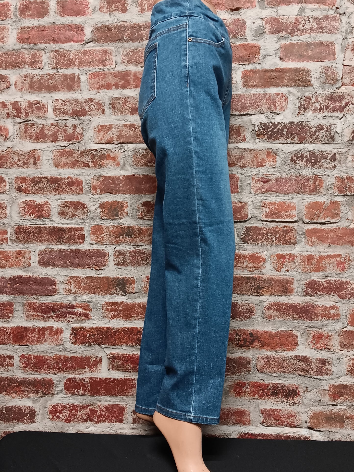 Indigo Pull-On Ankle Pant w/Real Pockets