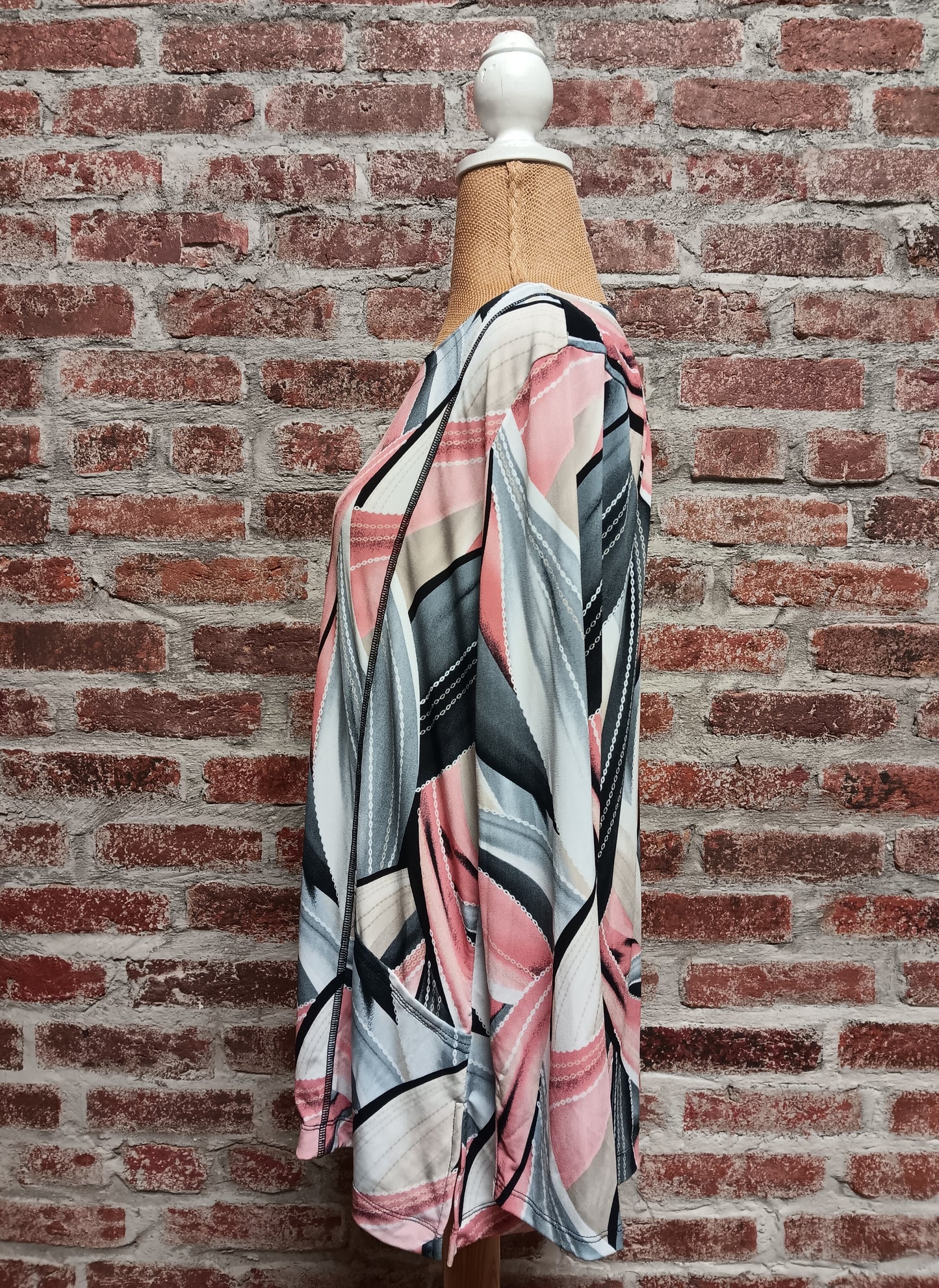 Gray Pink Swirl Pattern 3/4 Sleeve Top