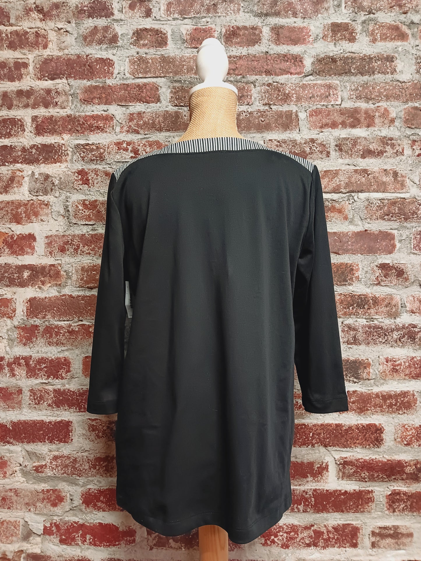 Black 3/4 Sleeve Black And White Neckline Detail
