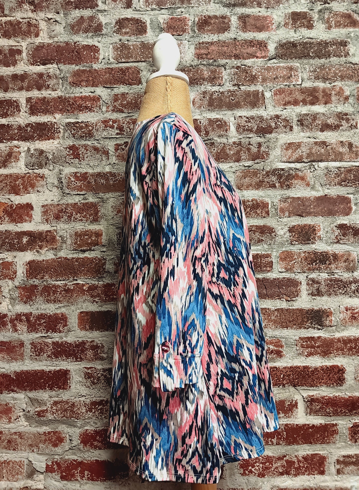 Coral And Navy Diamond Pattern 3/4 Sleeve Top