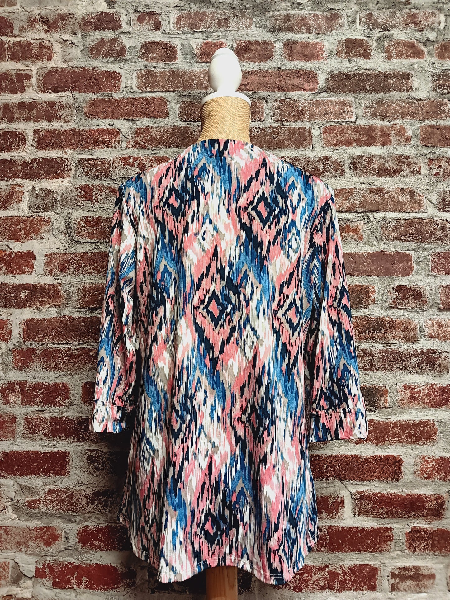 Coral And Navy Diamond Pattern 3/4 Sleeve Top