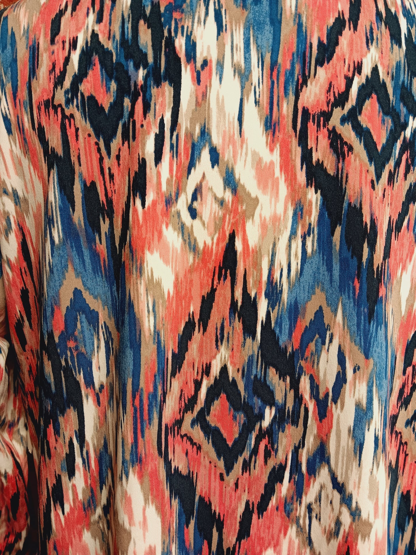 Coral And Navy Diamond Pattern 3/4 Sleeve Top