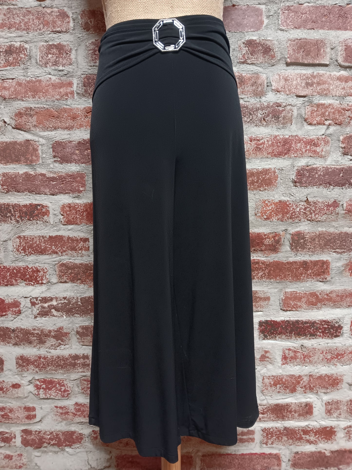 Black Knit Belted Wide Leg Capri Pant