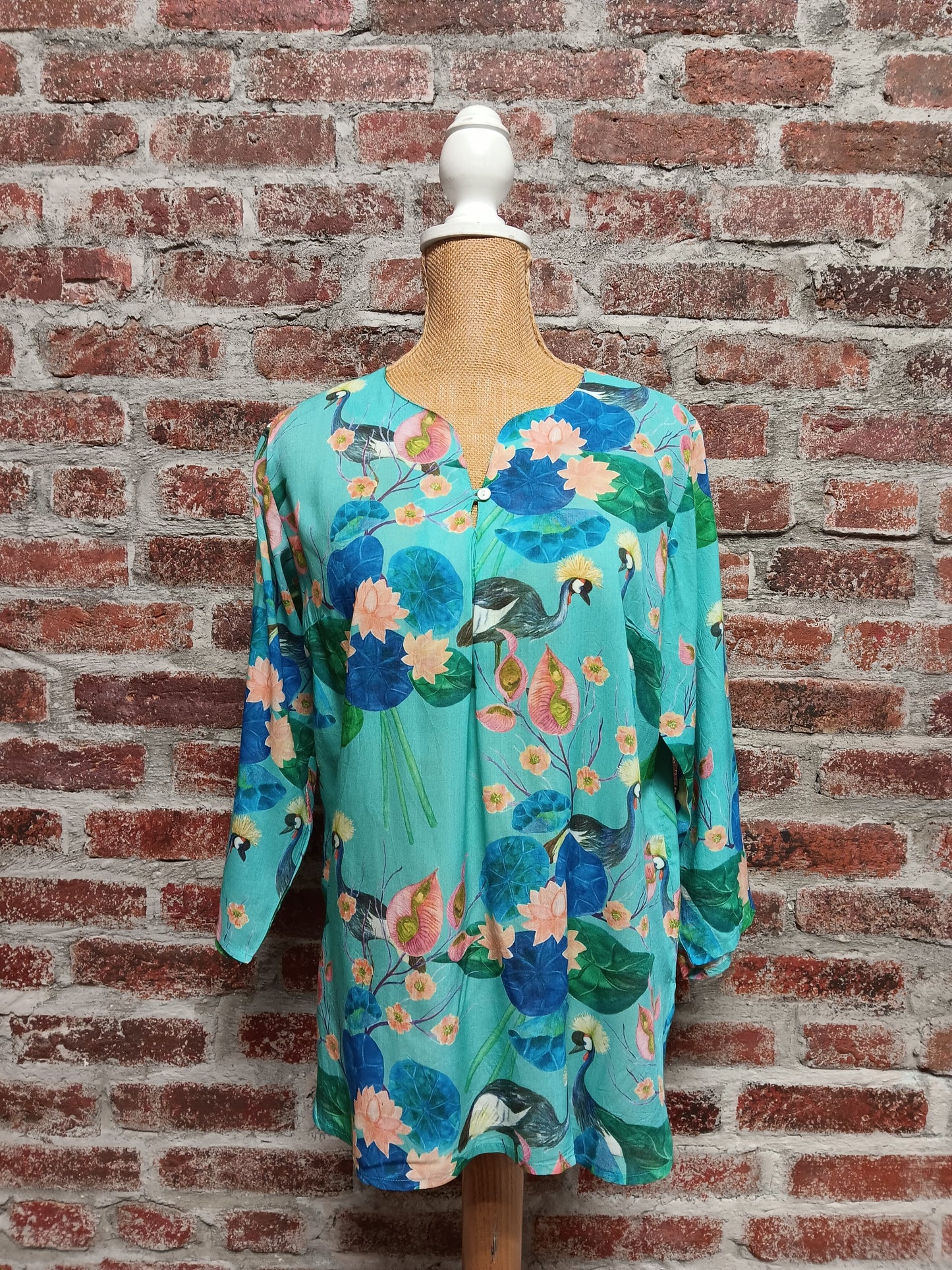 Turquoise Water Lily Print 3/4 Sleeve Top
