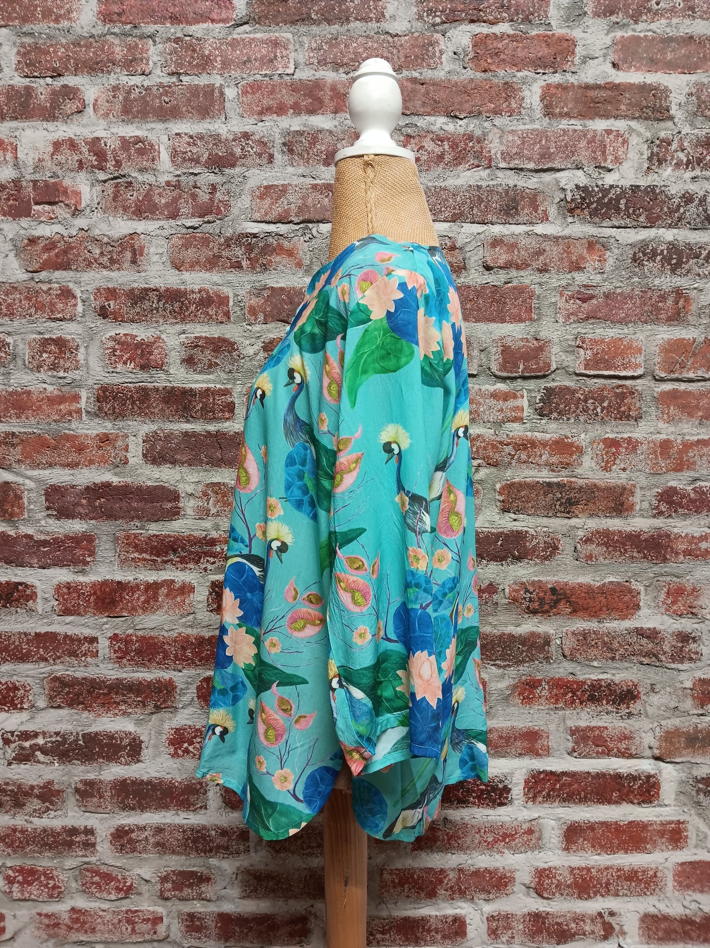 Turquoise Water Lily Print 3/4 Sleeve Top