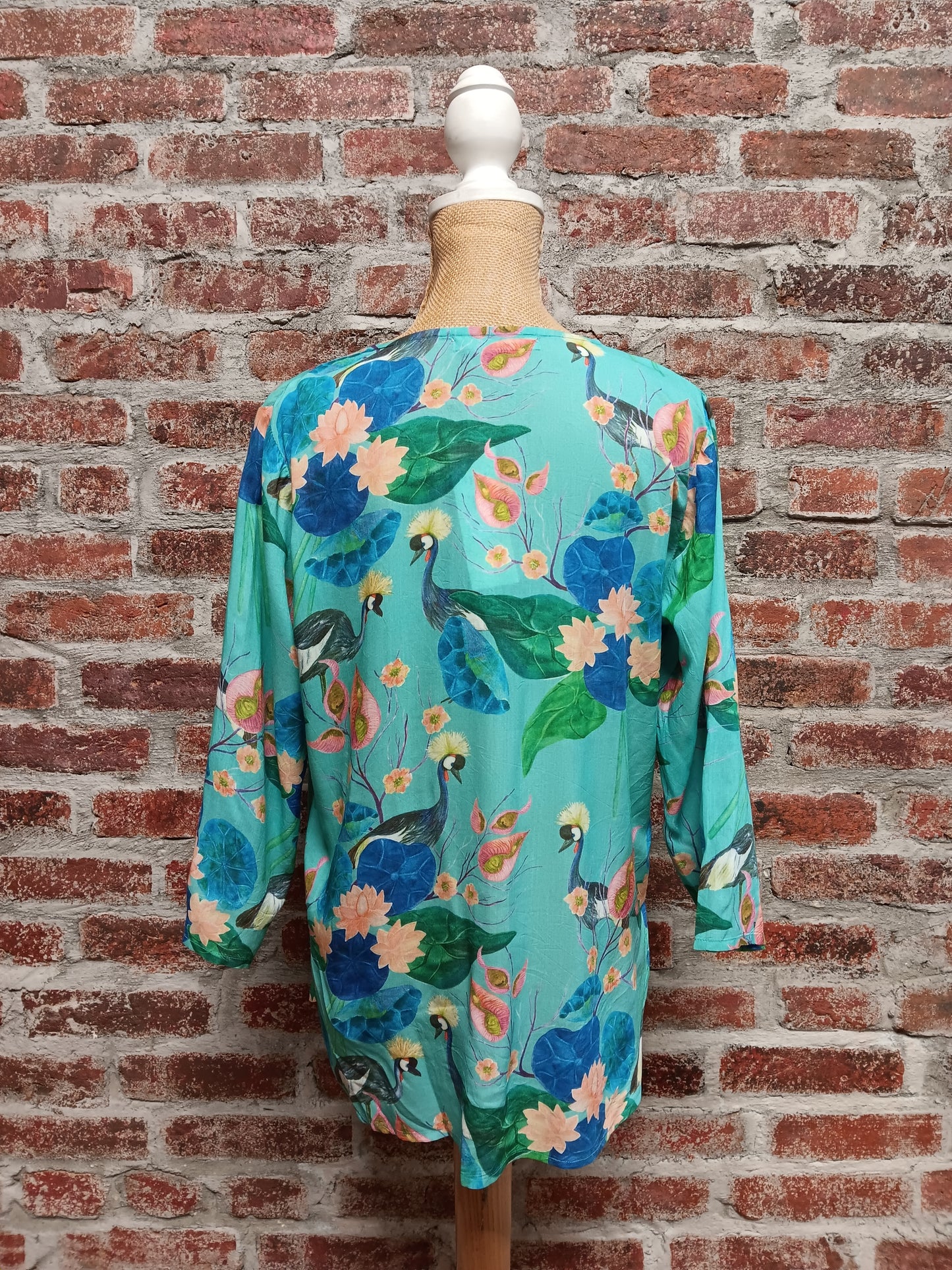 Turquoise Water Lily Print 3/4 Sleeve Top