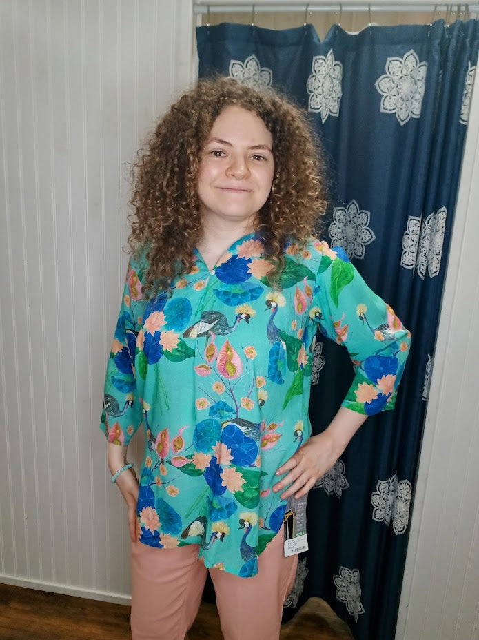 Turquoise Water Lily Print 3/4 Sleeve Top