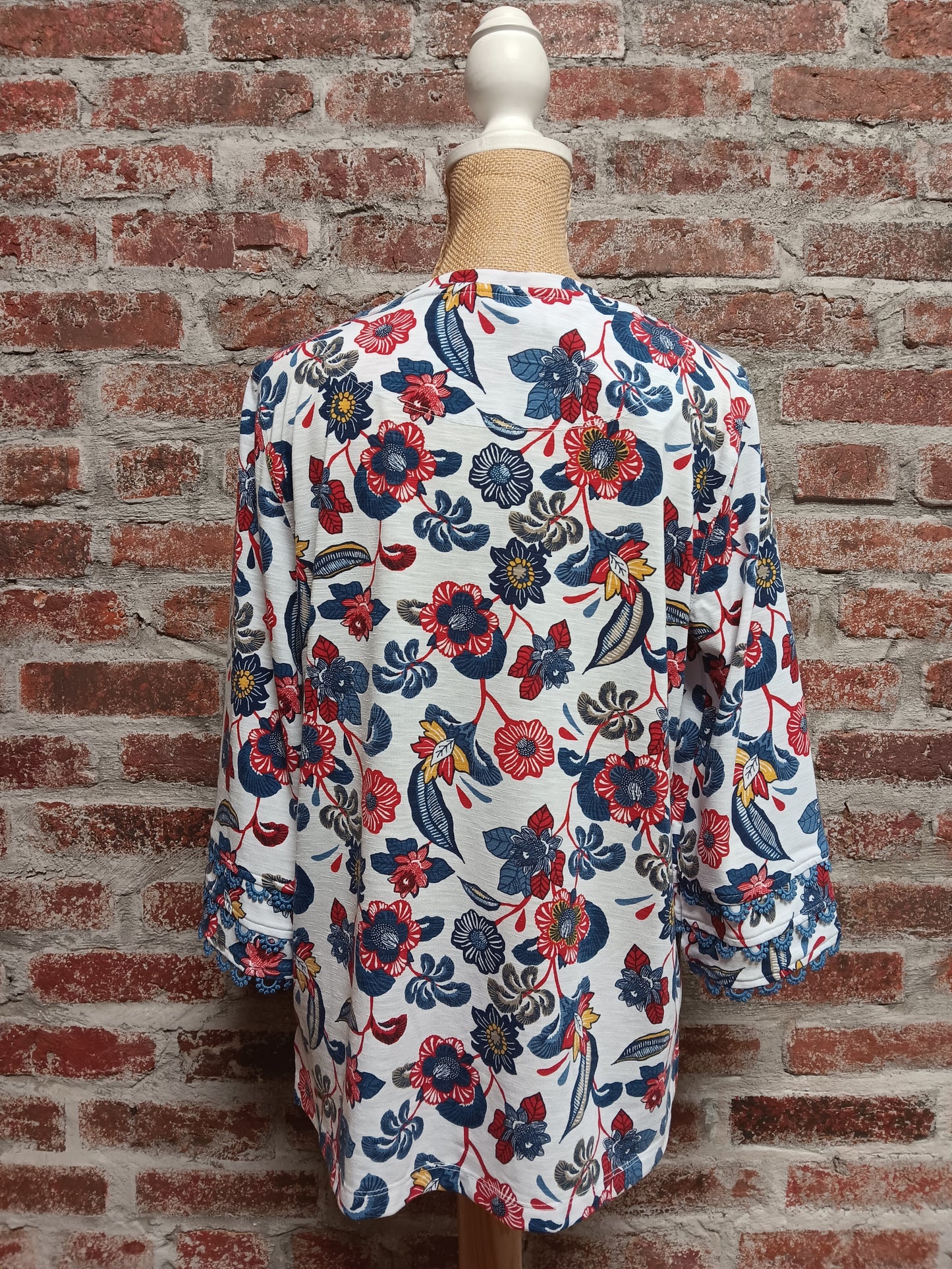 Red White and Blue Floral Print 3/4 Sleeve with Lace Detail Top