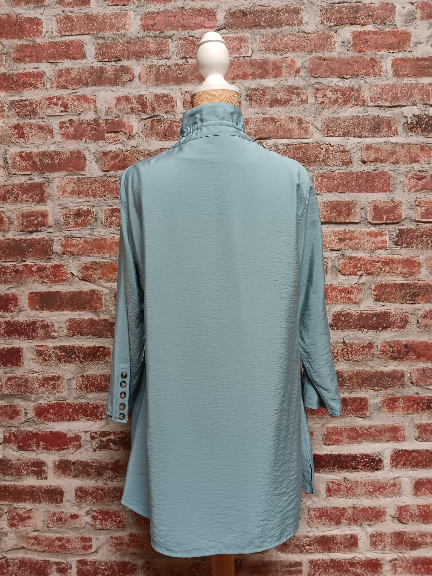 Ocean Blue Wire Collar Button Up Top