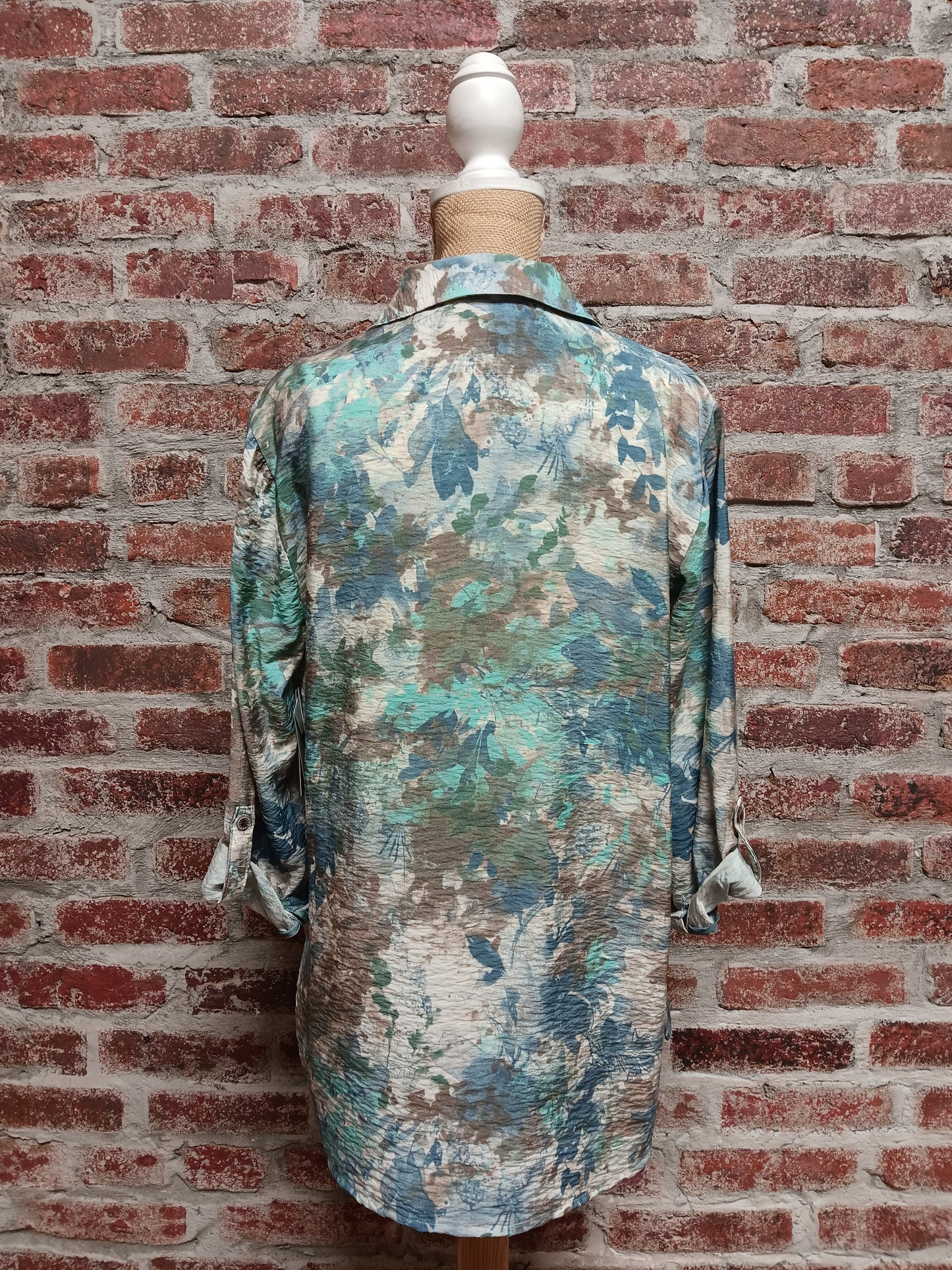 Seafoam/Ocean Blue Cinched Cuff 3/4 Sleeve Button Up Top (Plus-Sized)