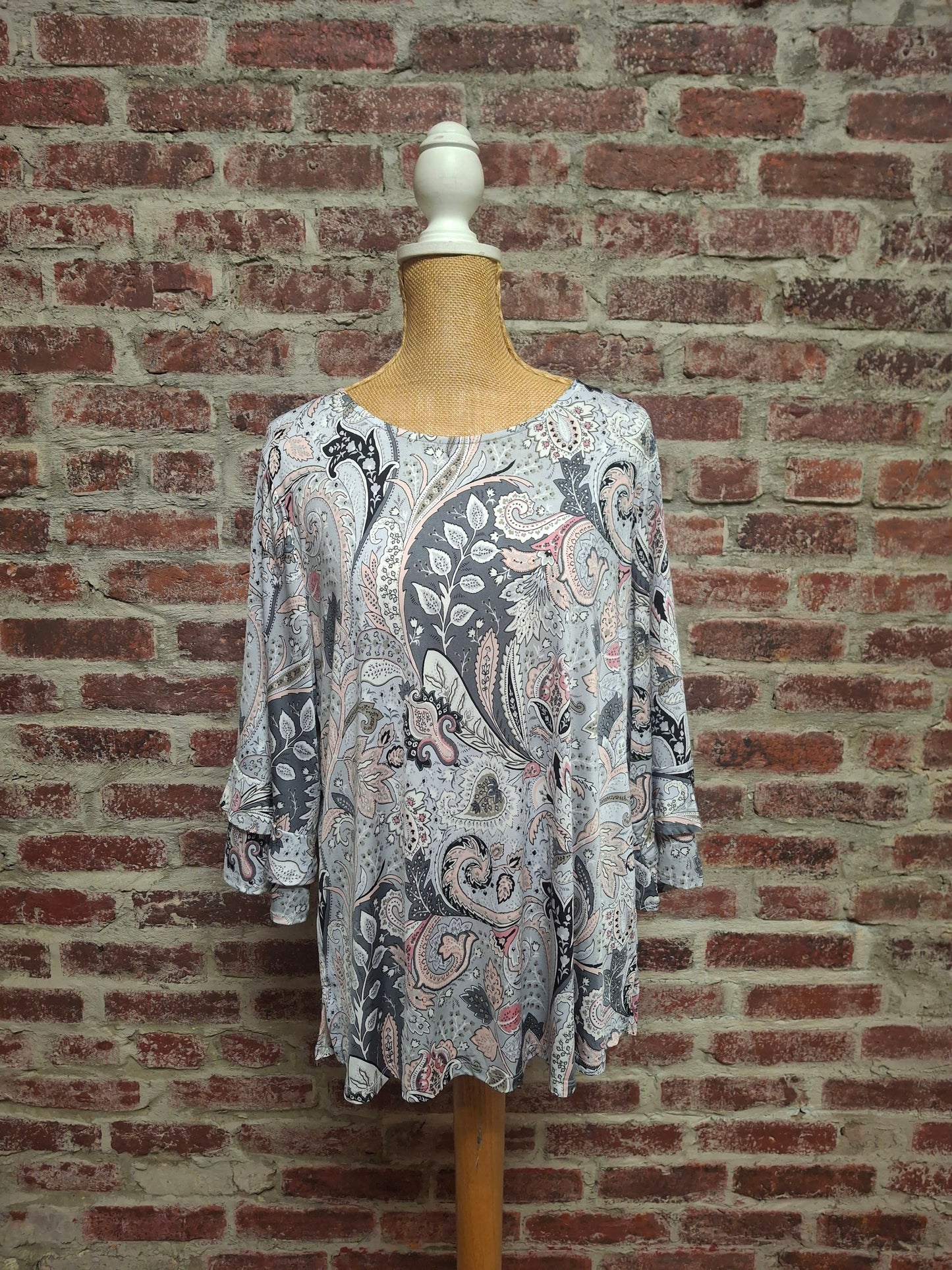 Stone Gray and Pink Paisley 3/4 Sleeve Top