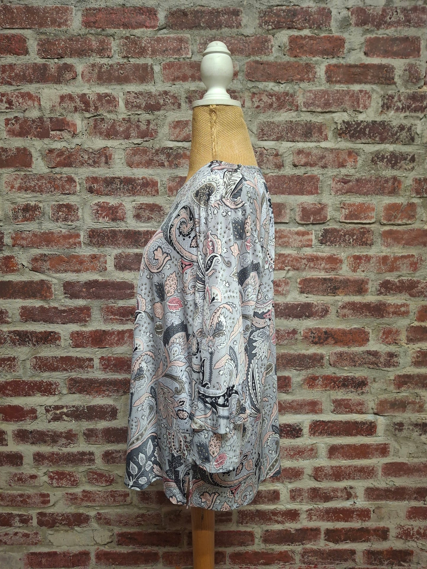 Stone Gray and Pink Paisley 3/4 Sleeve Top