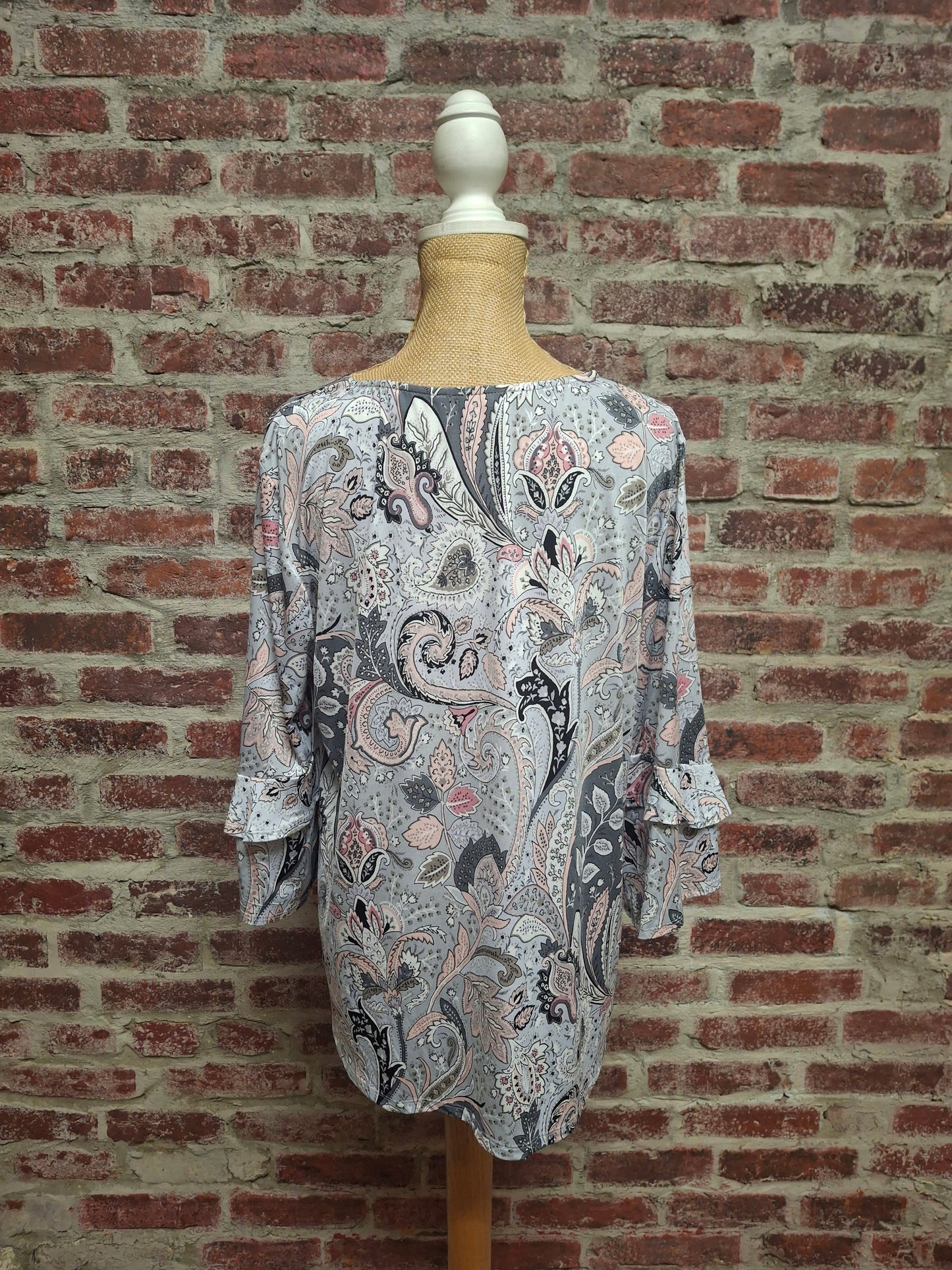 Stone Gray and Pink Paisley 3/4 Sleeve Top