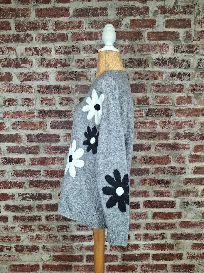 Gray Floral L/S Knit Pullover