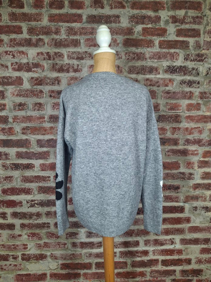 Gray Floral L/S Knit Pullover