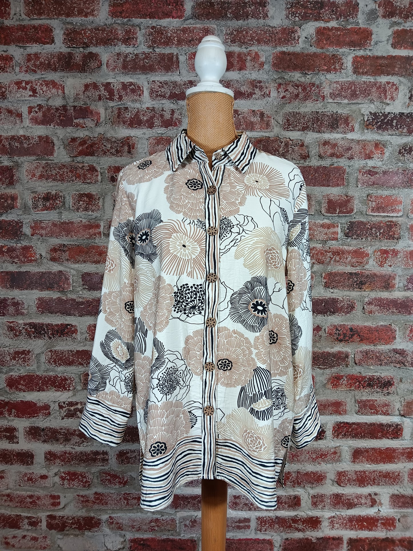 Tan Flower Turn Up Cuff 3/4 SLV Shirt