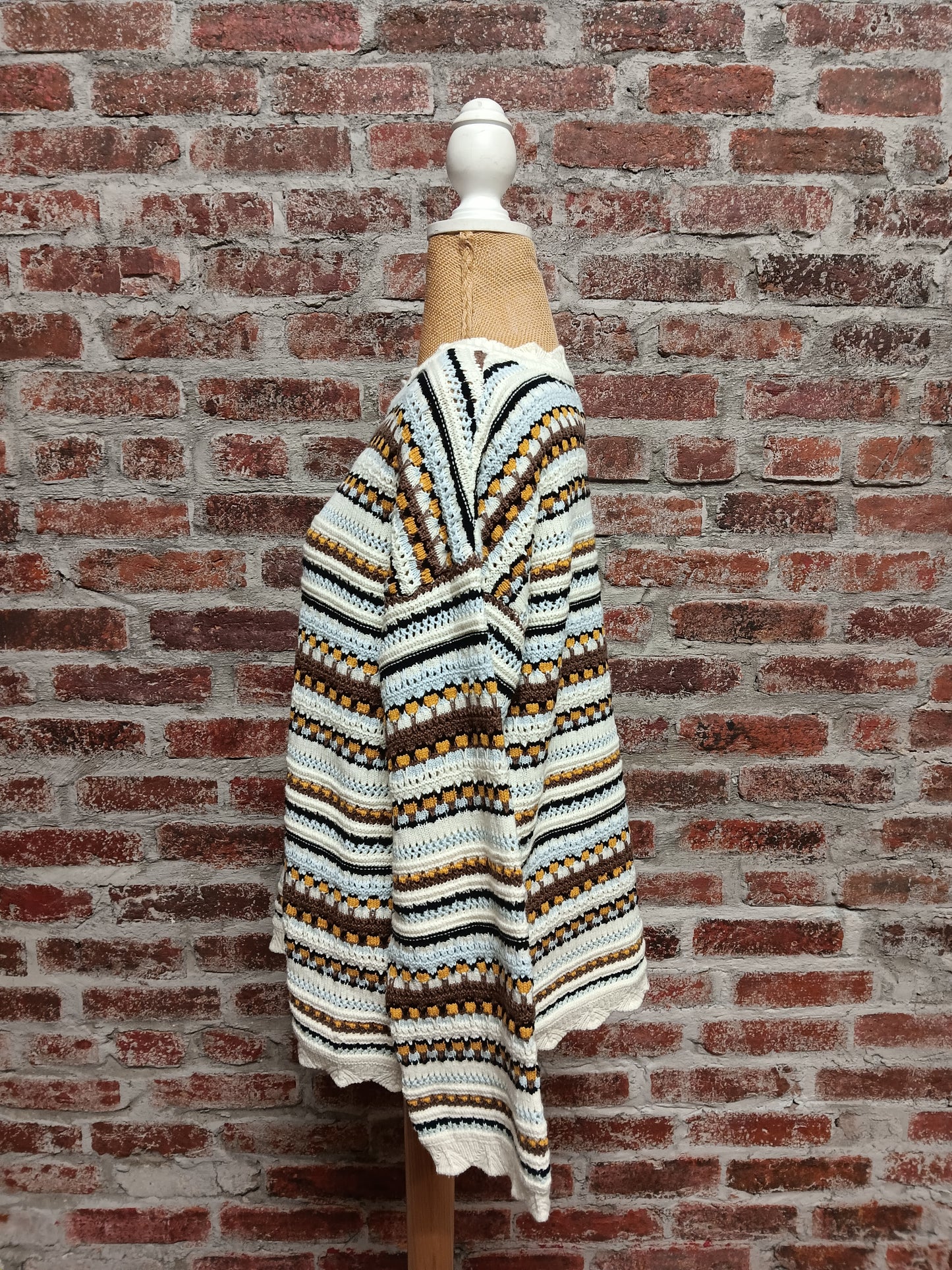 Cream and Brown L/S Pullover Sweater