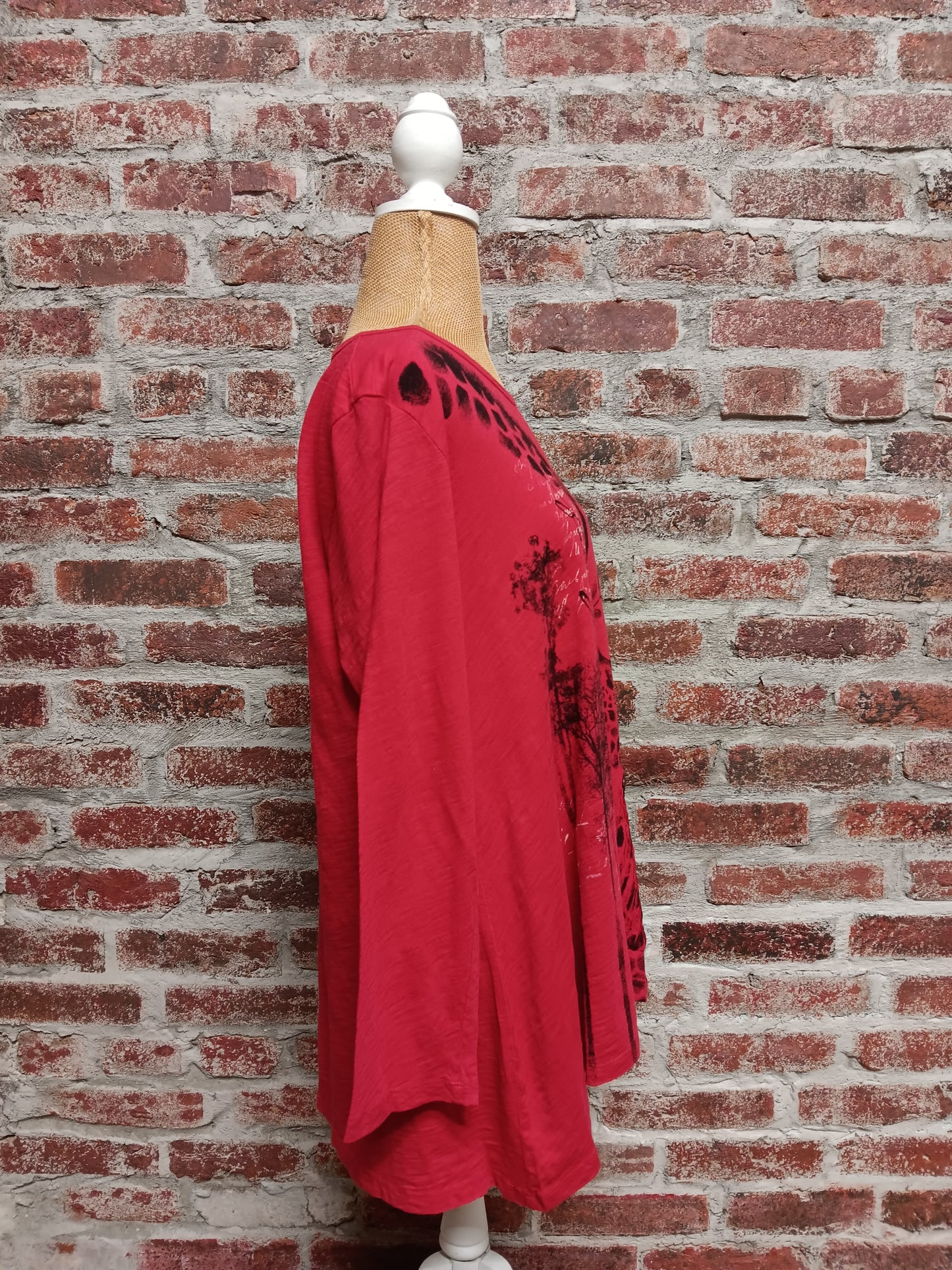 Red and Black Single Pocket Safari Plus Top