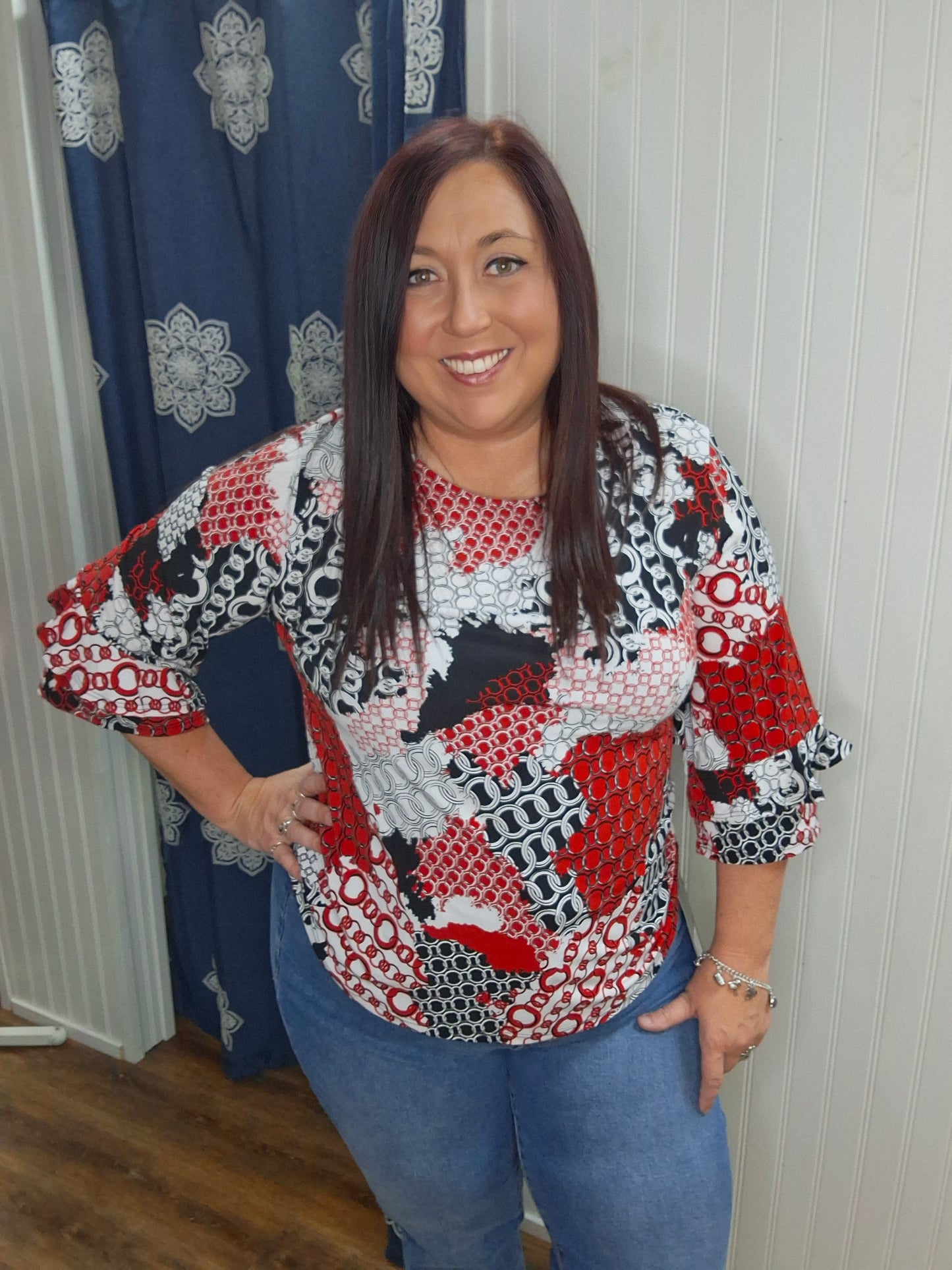 Red/Black/White Ring Print 3/4 Sleeve Top