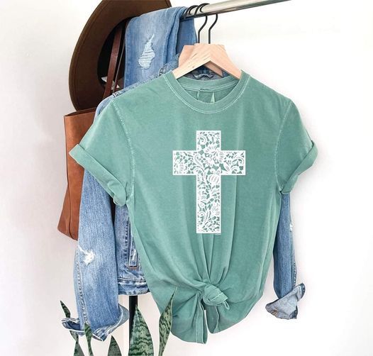 Lace Cross Graphic T-shirt