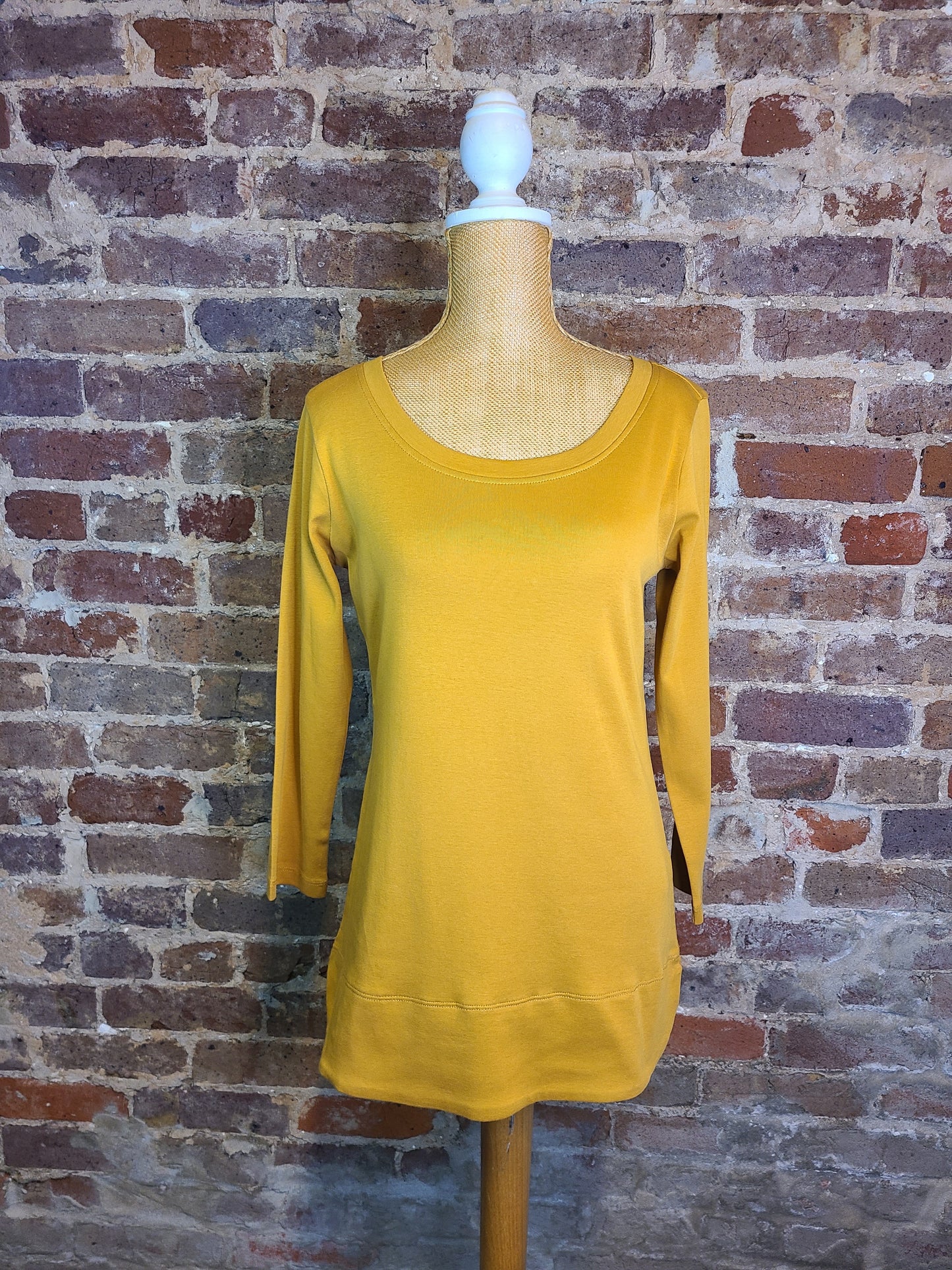 3/4 Sleeve Knit Top w/Scoop Neck