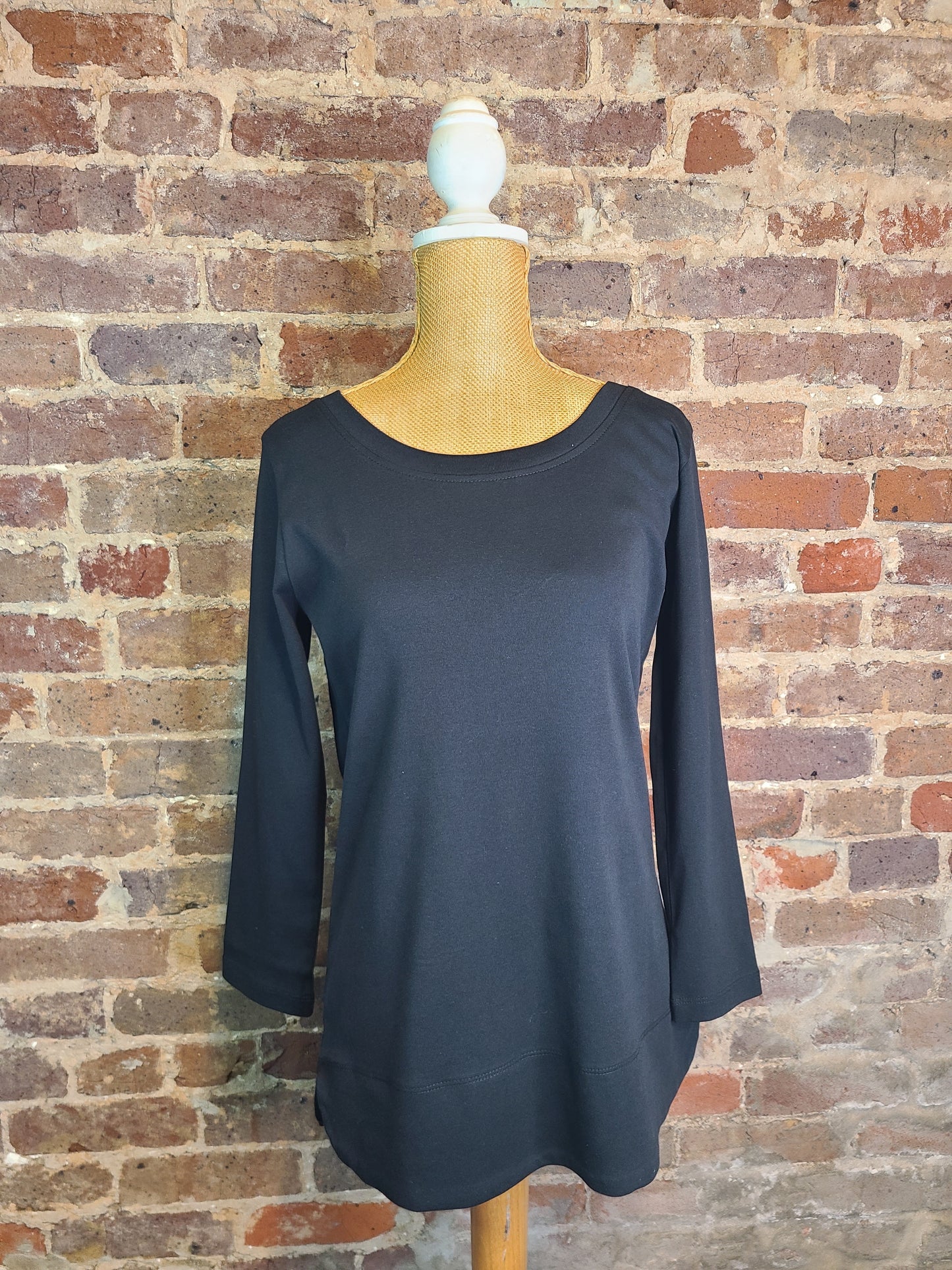 3/4 Sleeve Knit Top w/Scoop Neck