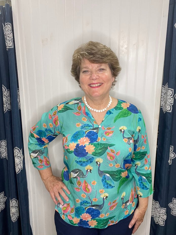 Turquoise Water Lily Print 3/4 Sleeve Top