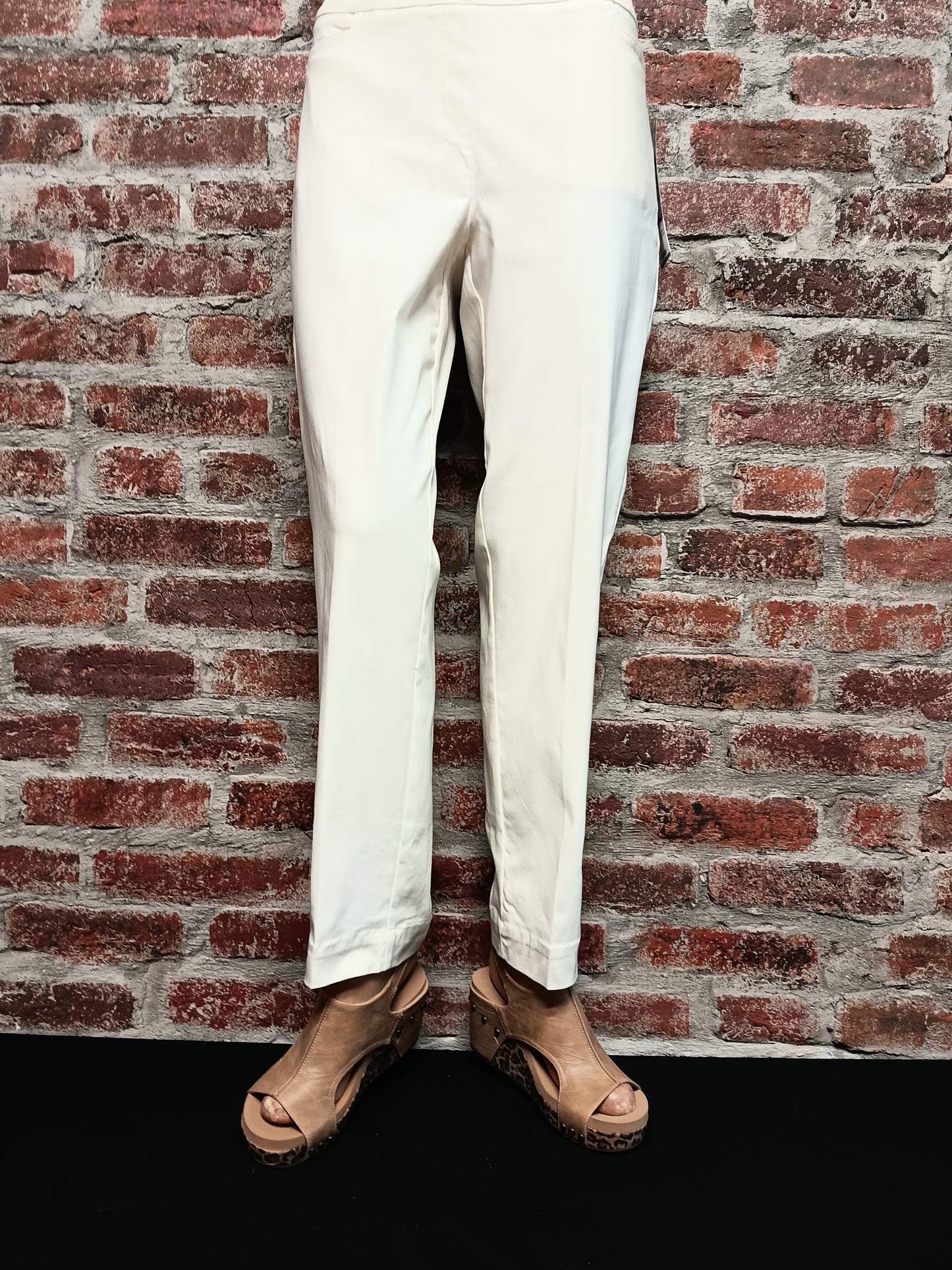 Ivory Pull-Over Ankle Pants W/ Real Pockets