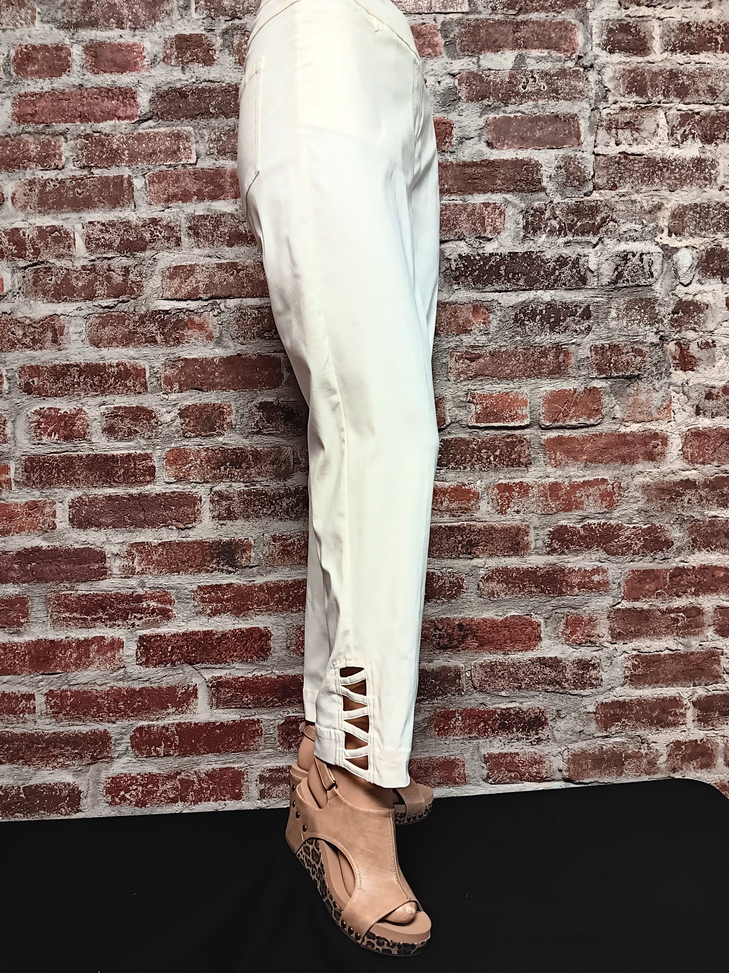 Ivory Pull-Over Ankle Pants W/ Real Pockets