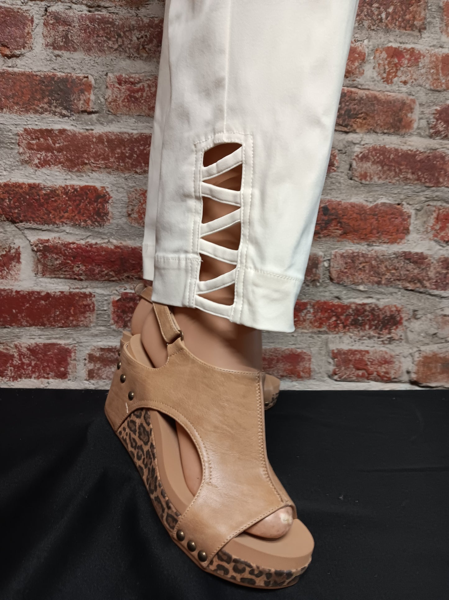 Ivory Pull-Over Ankle Pants W/ Real Pockets