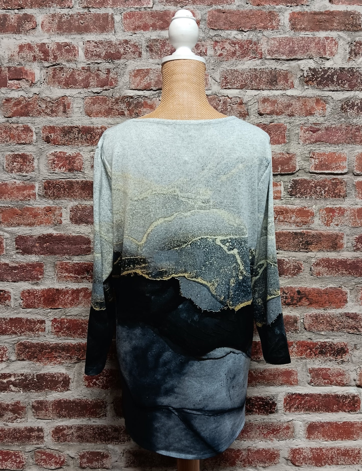 Gray Long Sleeve Top w/Gold Accents