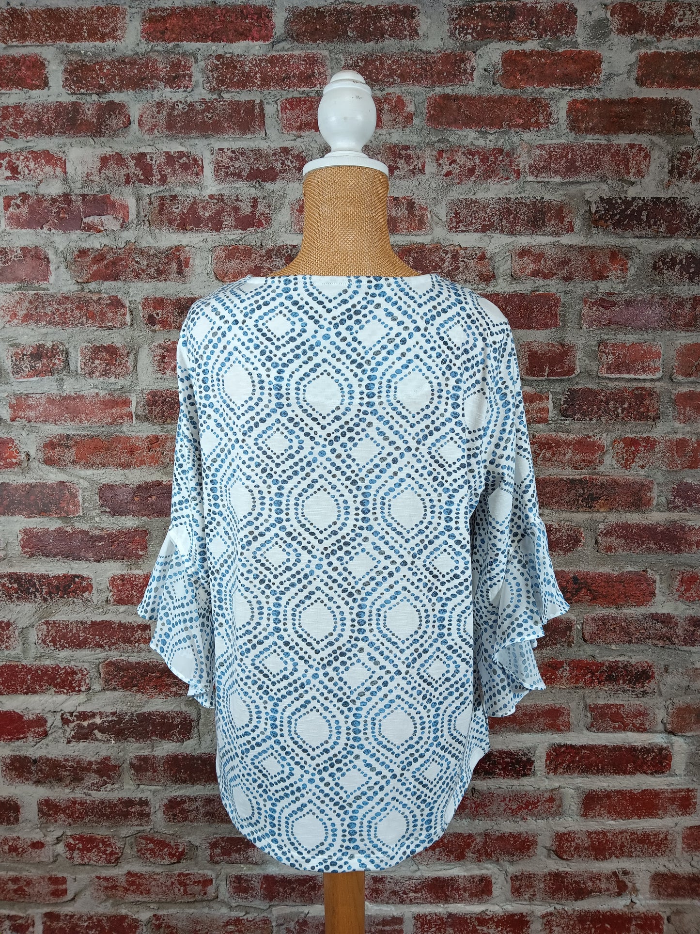 Blue/Gray Dot Pattern Top with Flounce 3/4 Length Sleeve