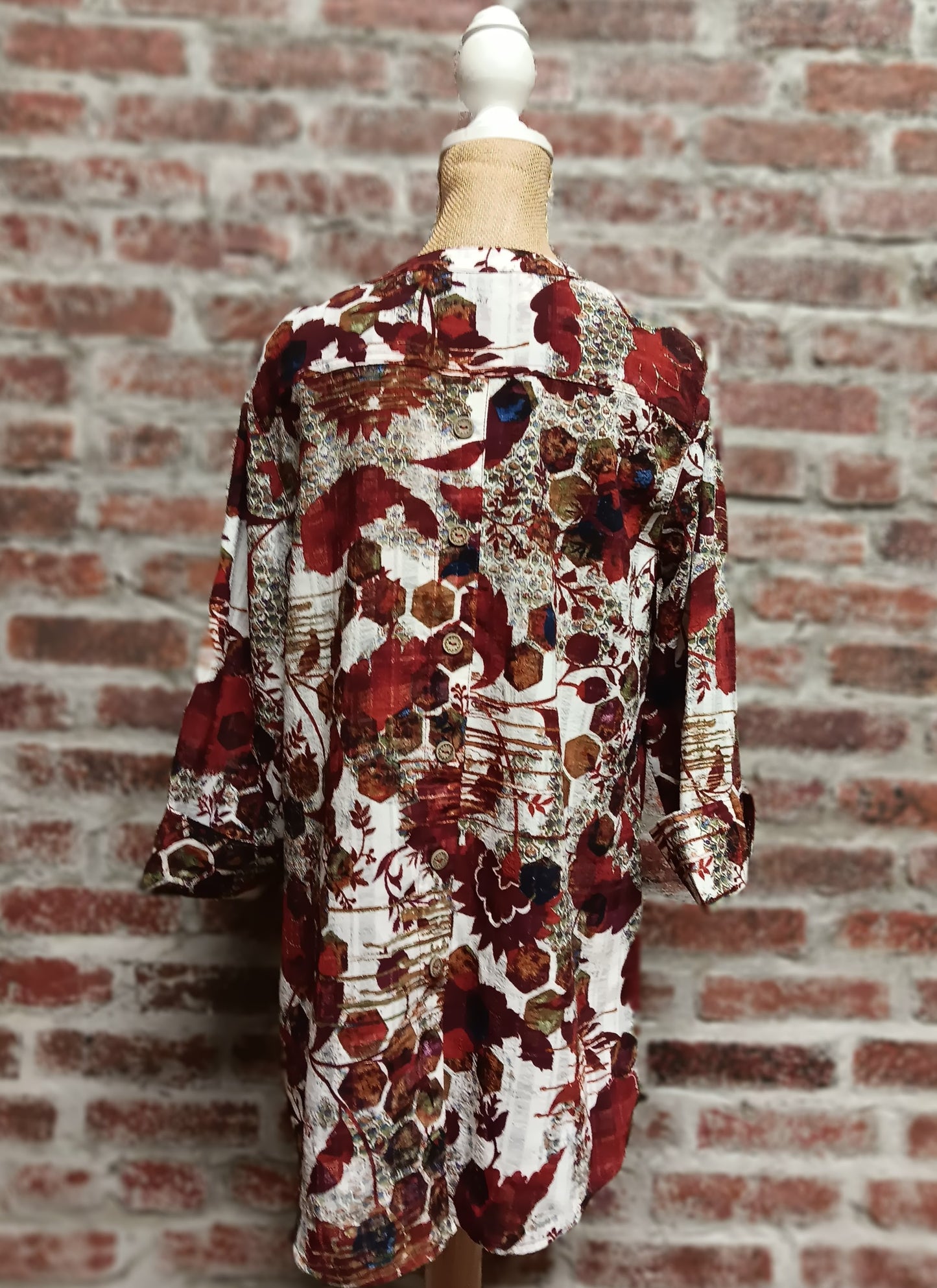 Port/Cream Button Up 3/4 Cuffed Sleeve Top