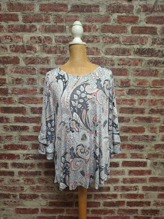 Stone Gray and Pink Paisley 3/4 Sleeve Plus Top