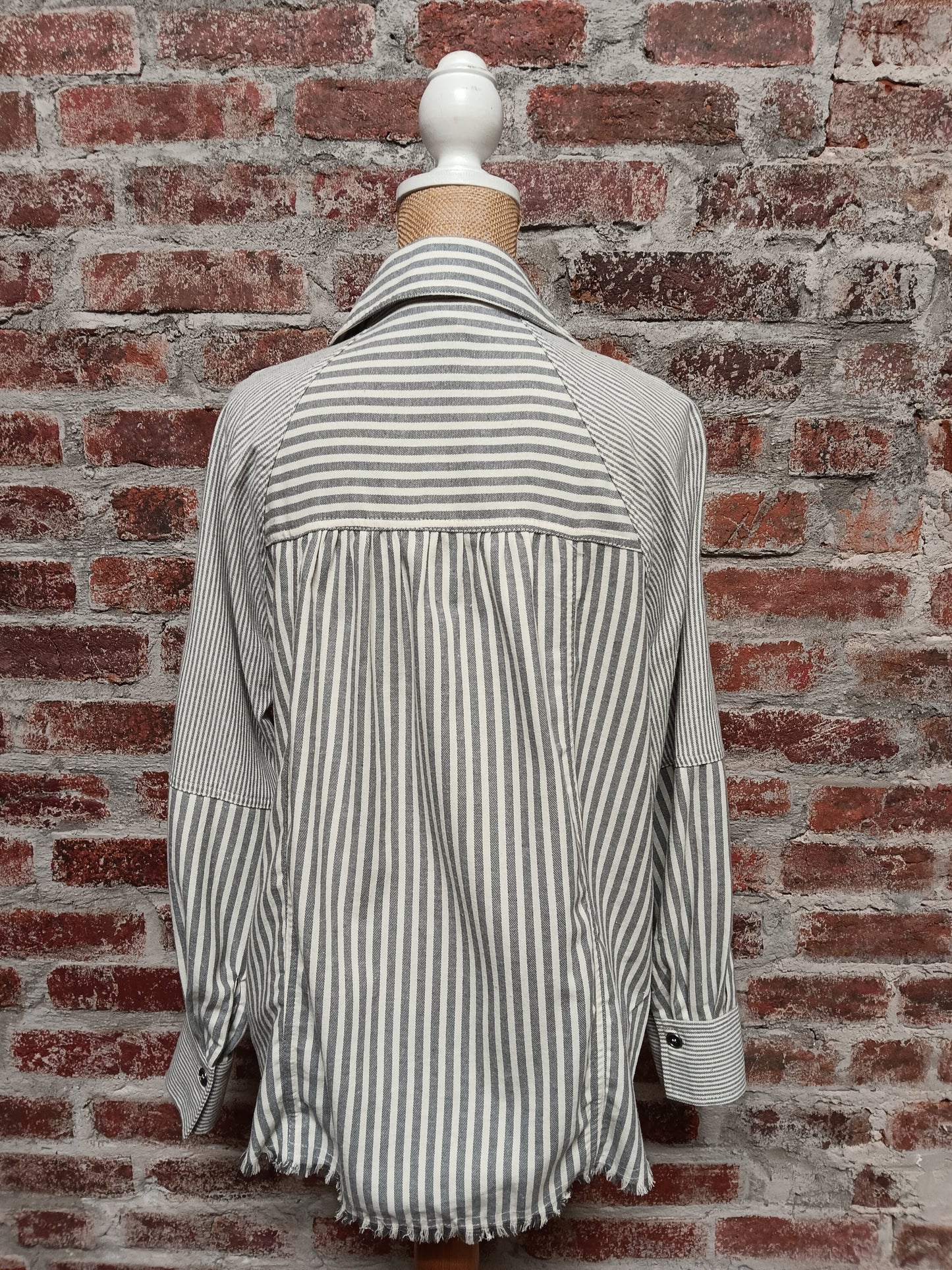 Granite Striped Long Sleeve Cuffed 1 Pocket Button Up Top