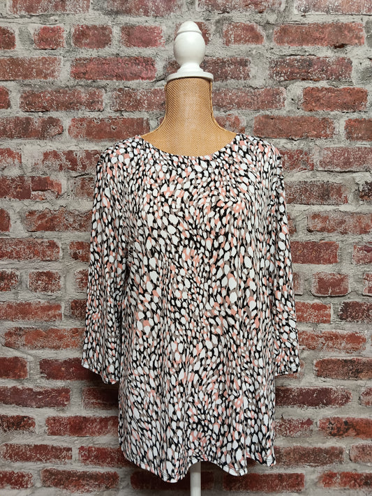 Sand/Peach/Black Dot Print 3/4 Sleeve Top
