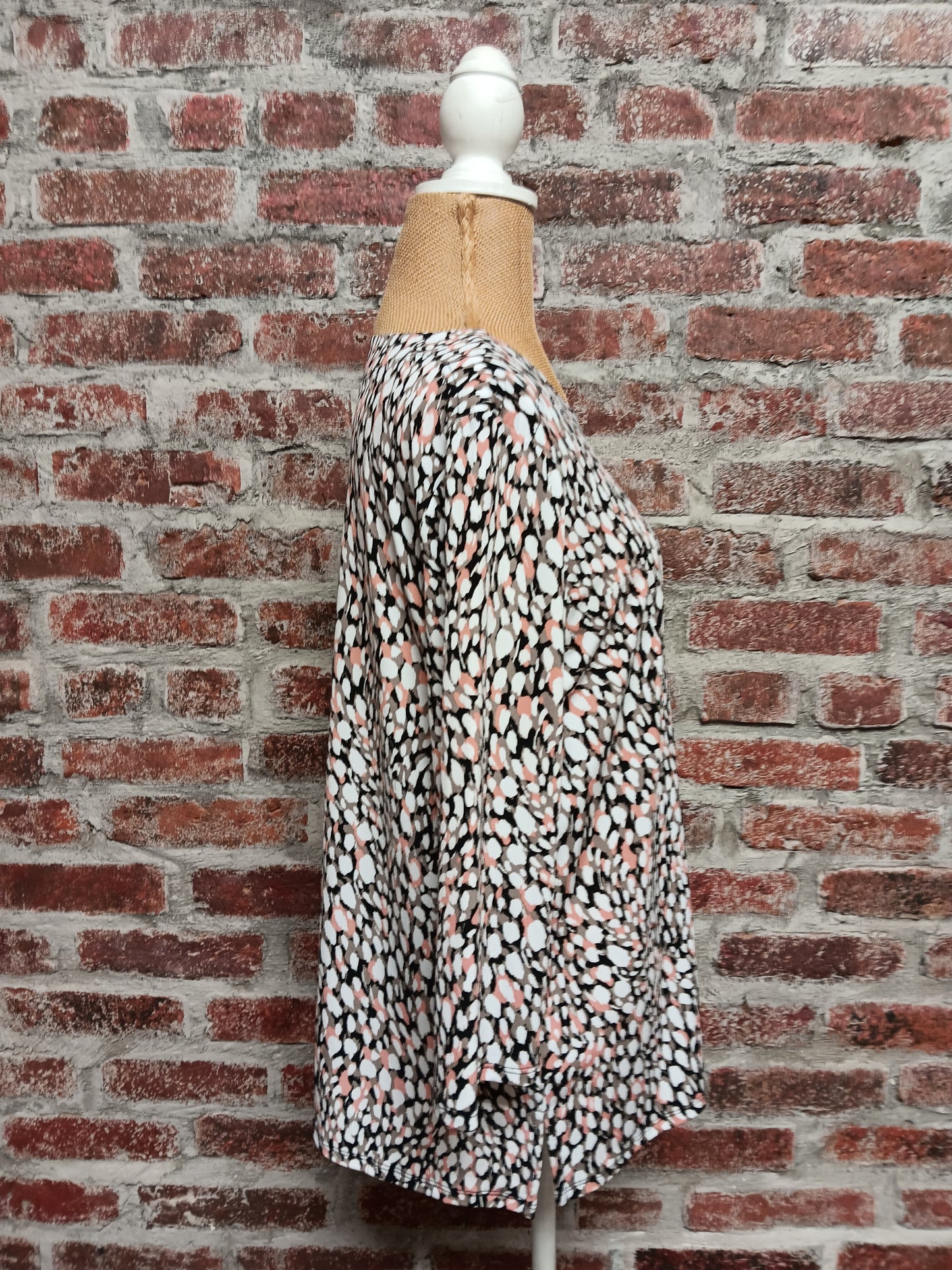 Sand/Peach/Black Dot Print 3/4 Sleeve Top