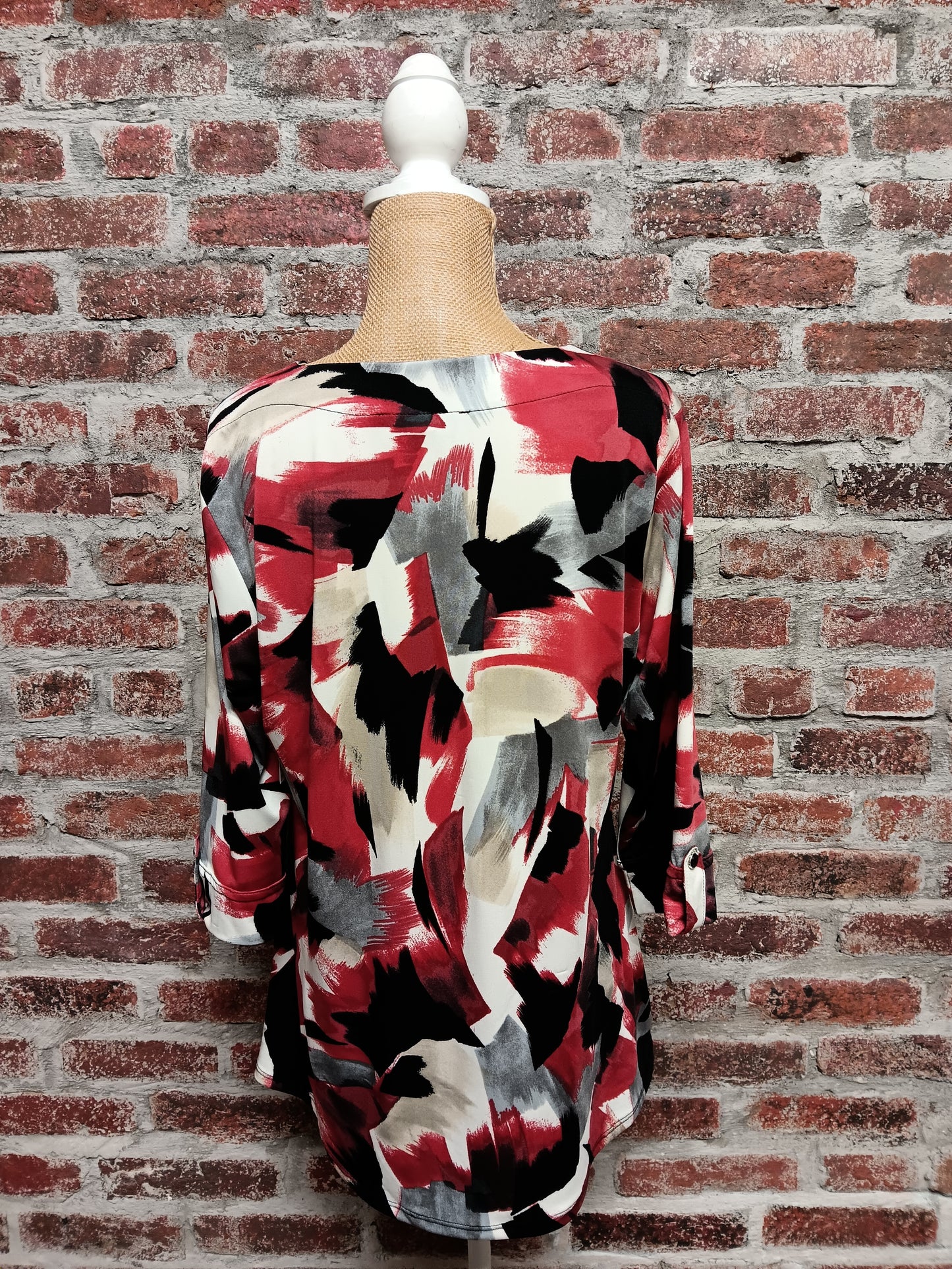Red/Gray/Black Brush Stroke Print 3/4 Sleeve Top