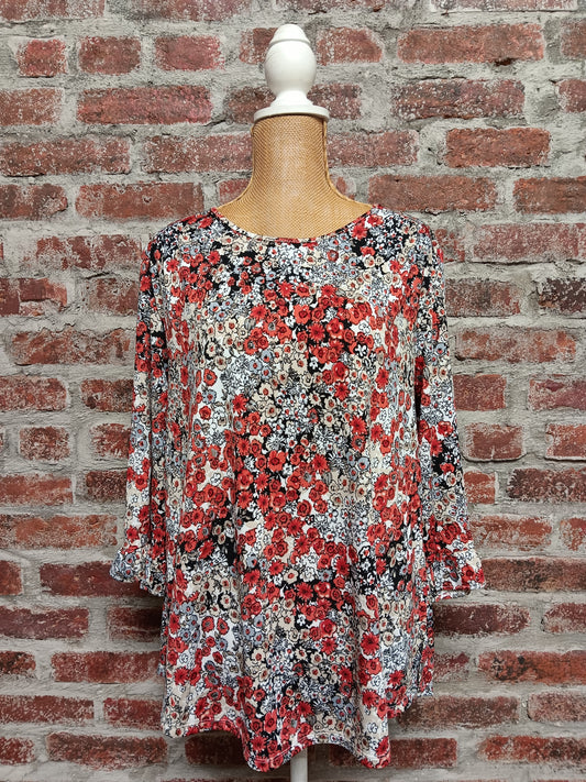 Black/Red Small Floral Print 3/4 Sleeve Top