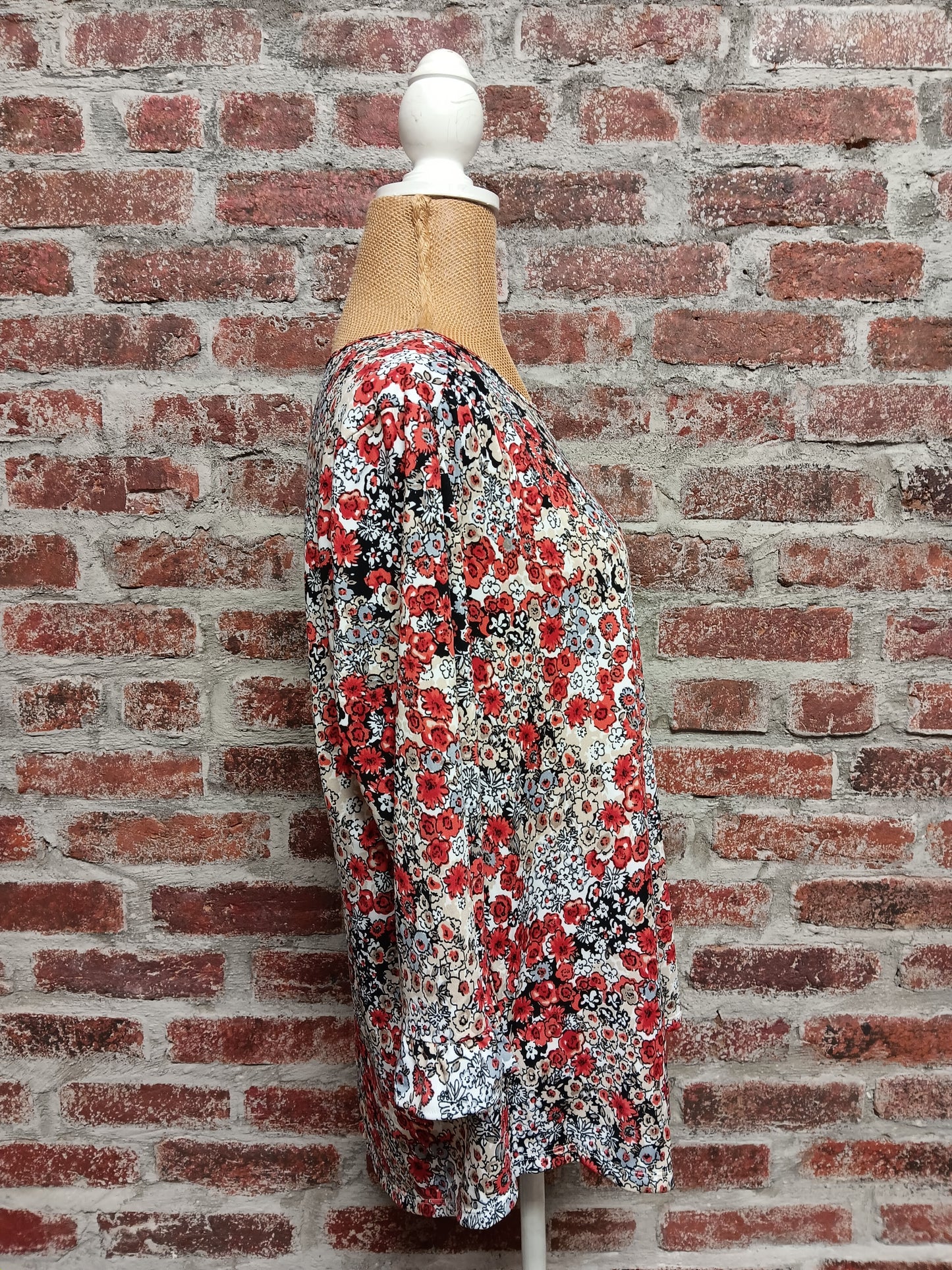 Black/Red Small Floral Print 3/4 Sleeve Top