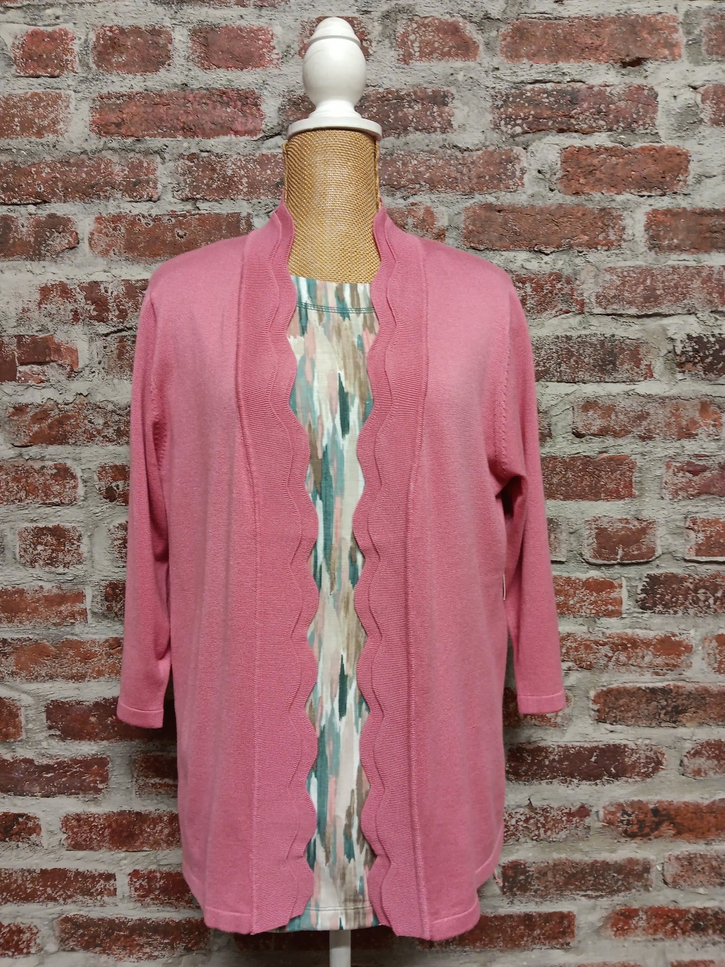 Pink Scalloped 3/4 Sleeve Sweater