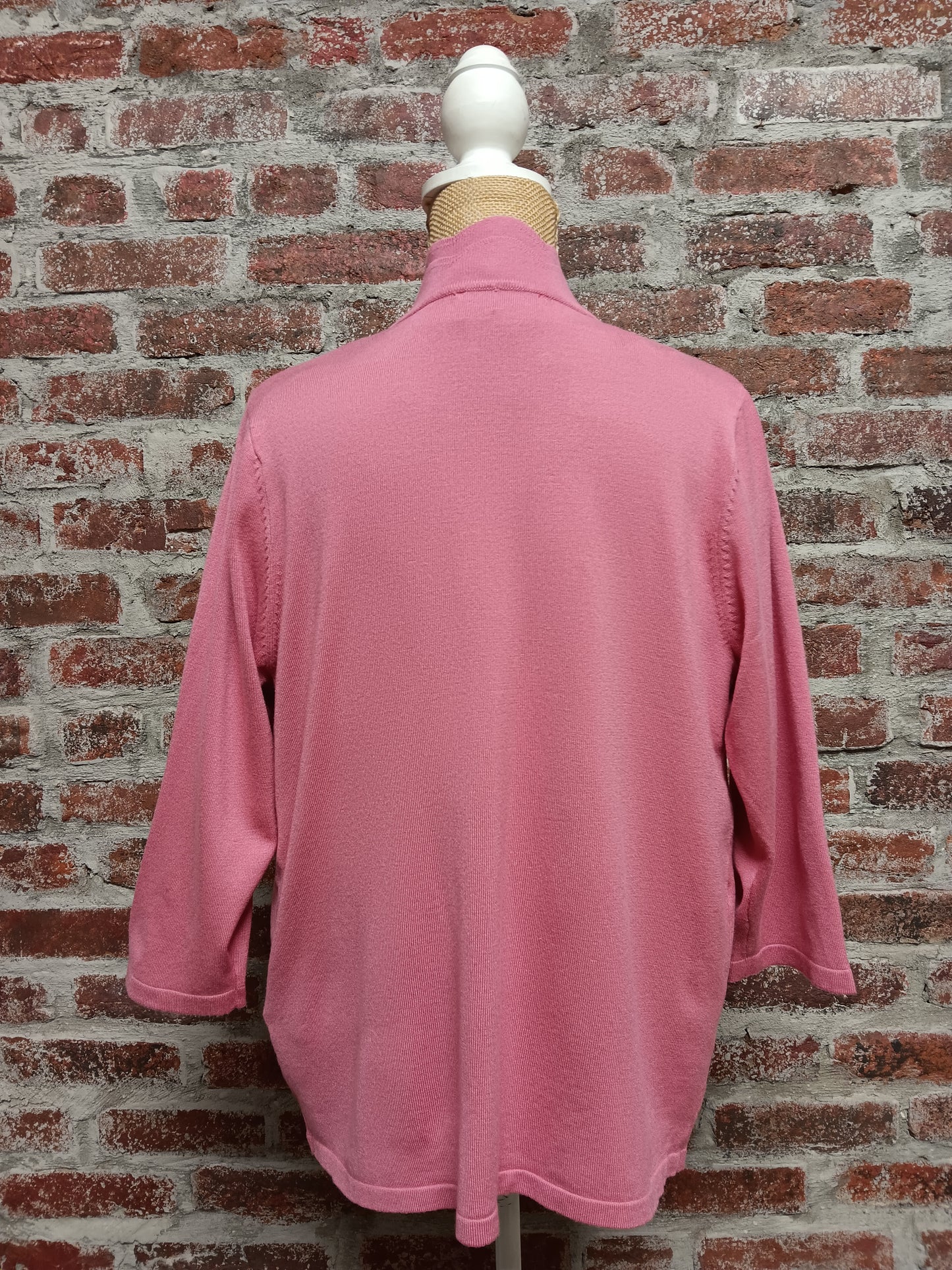 Pink Scalloped 3/4 Sleeve Sweater