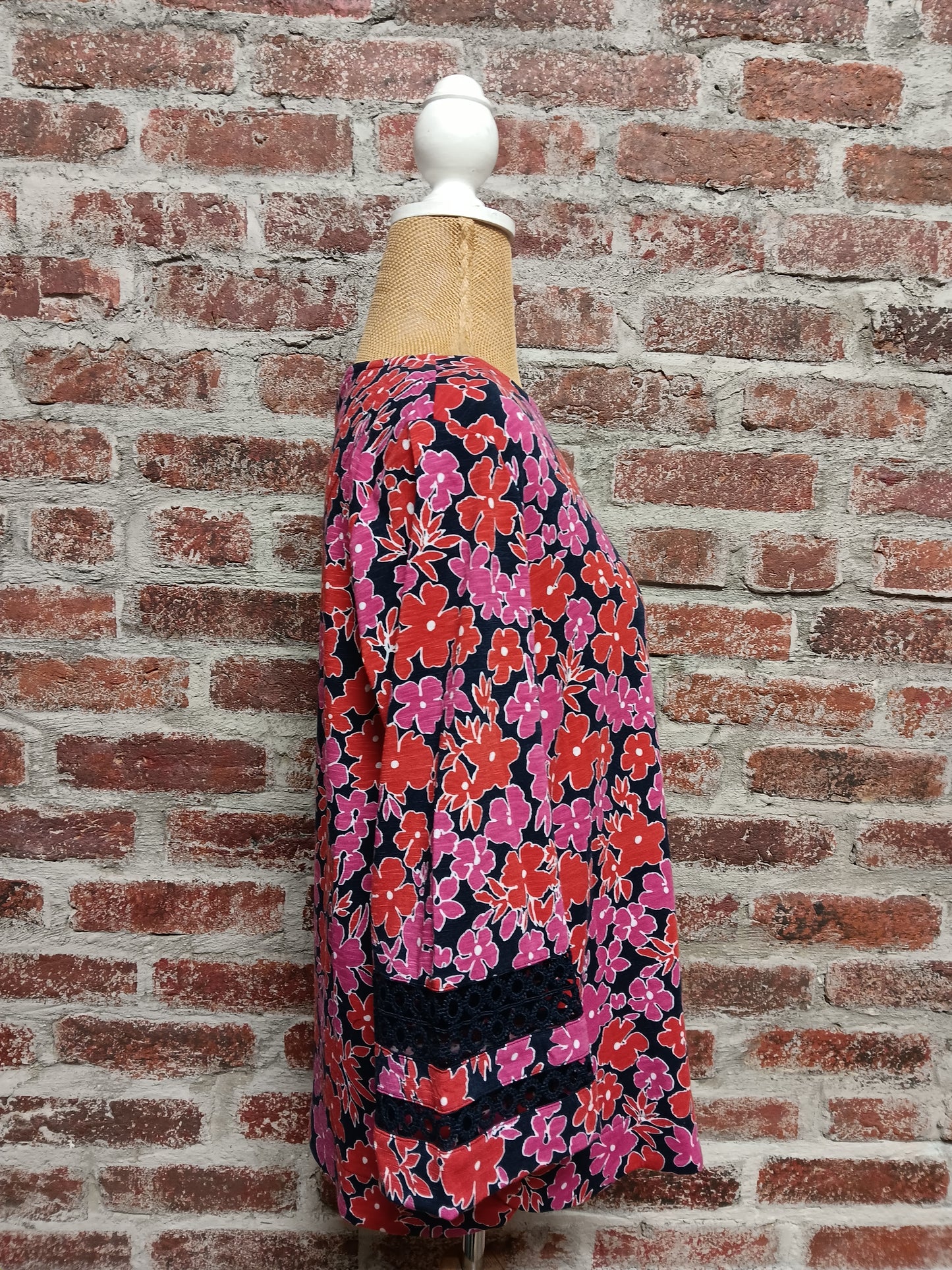 Navy / Red Small Floral 2 Faux Button Hem Detail 3/4 Sleeve Top