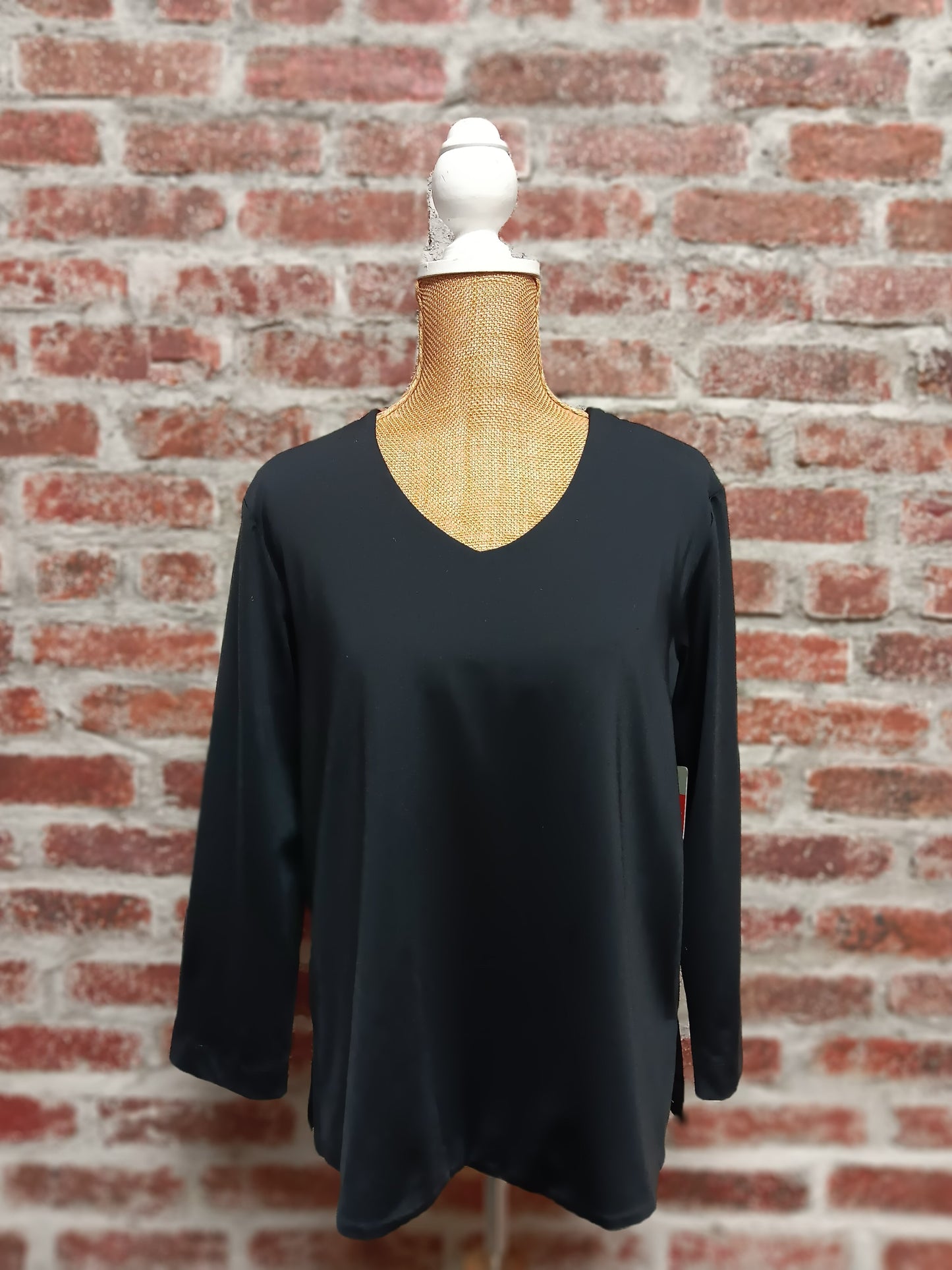 Black 3/4 Sleeve V-Neck Top