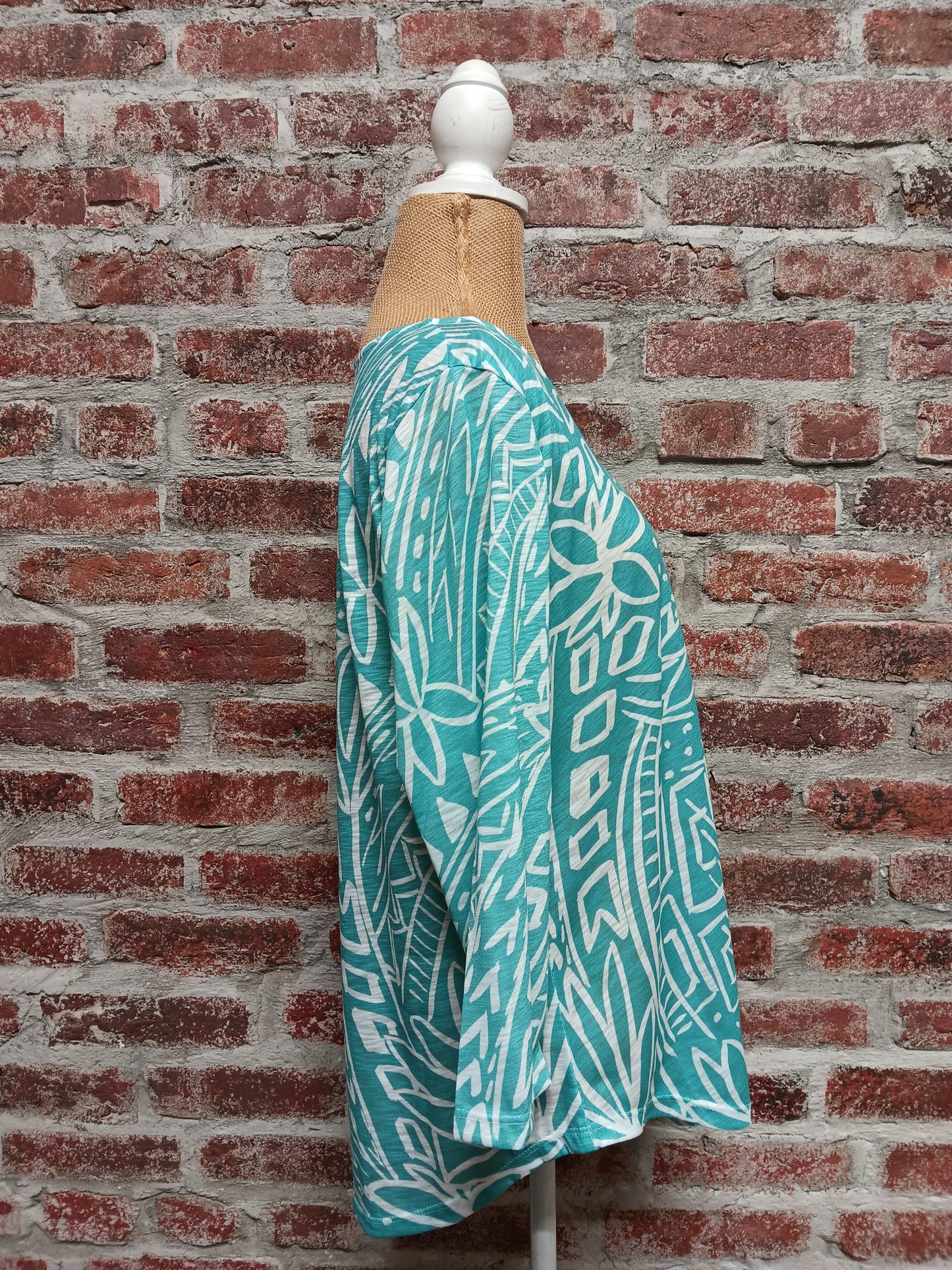 Seafoam Rounded Neck And Hem 3/4 Sleeve Top