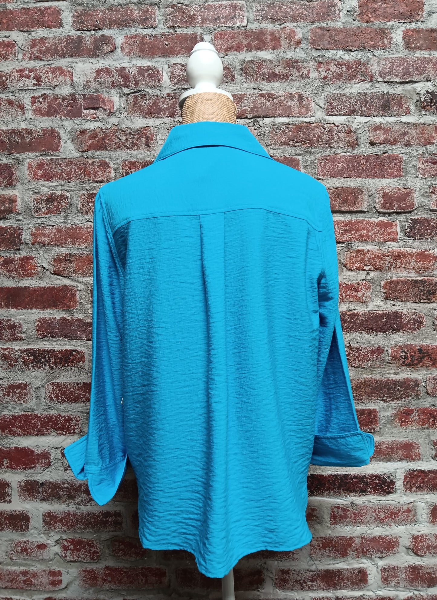 Blue Sea 3/4 SLV Scallop Button Top