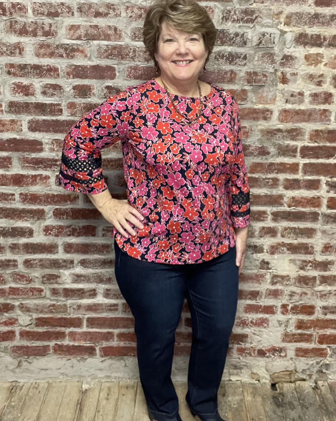 Navy / Red Small Floral 2 Faux Button Hem Detail 3/4 Sleeve Top