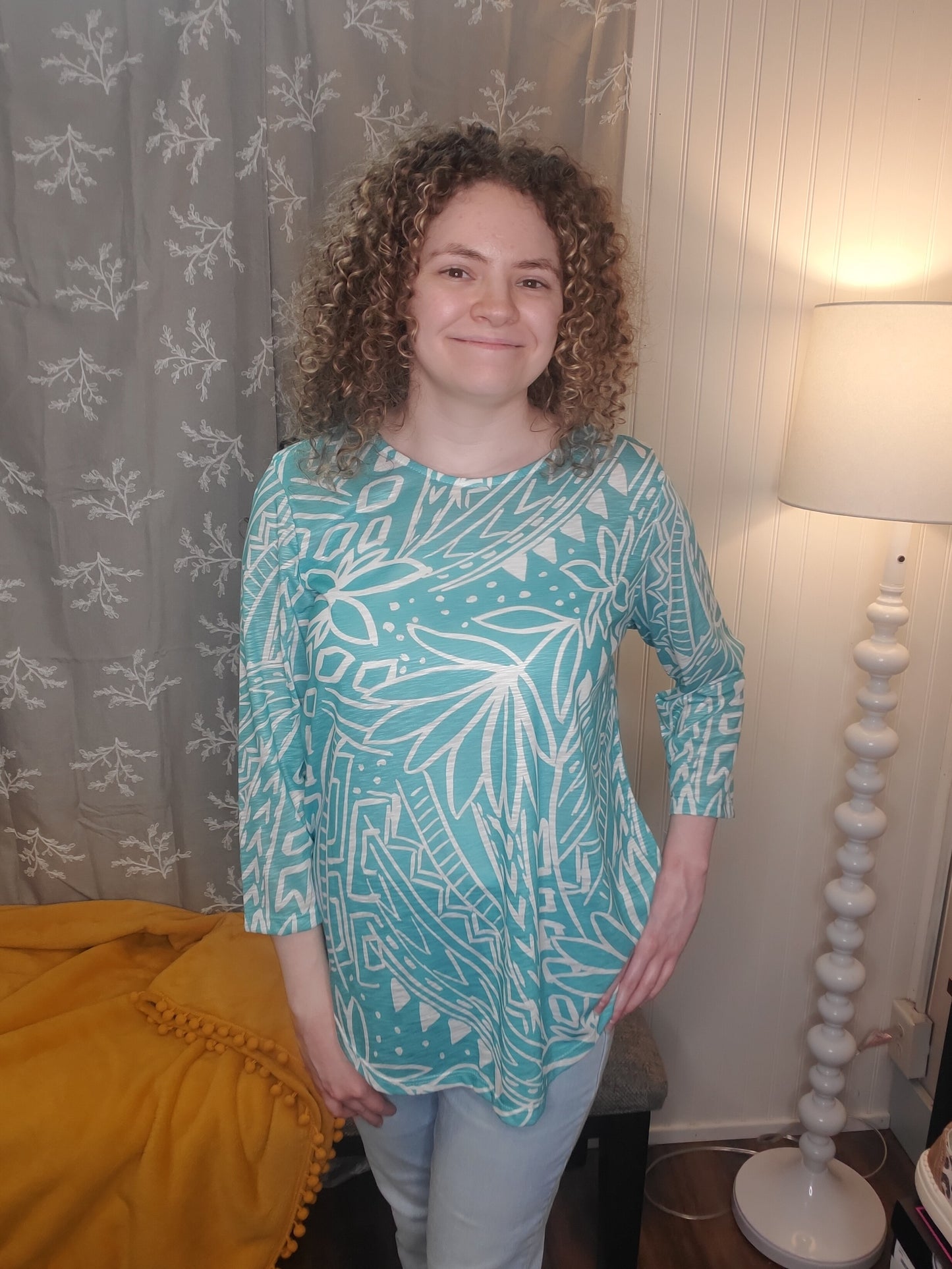 Seafoam Rounded Neck And Hem 3/4 Sleeve Top